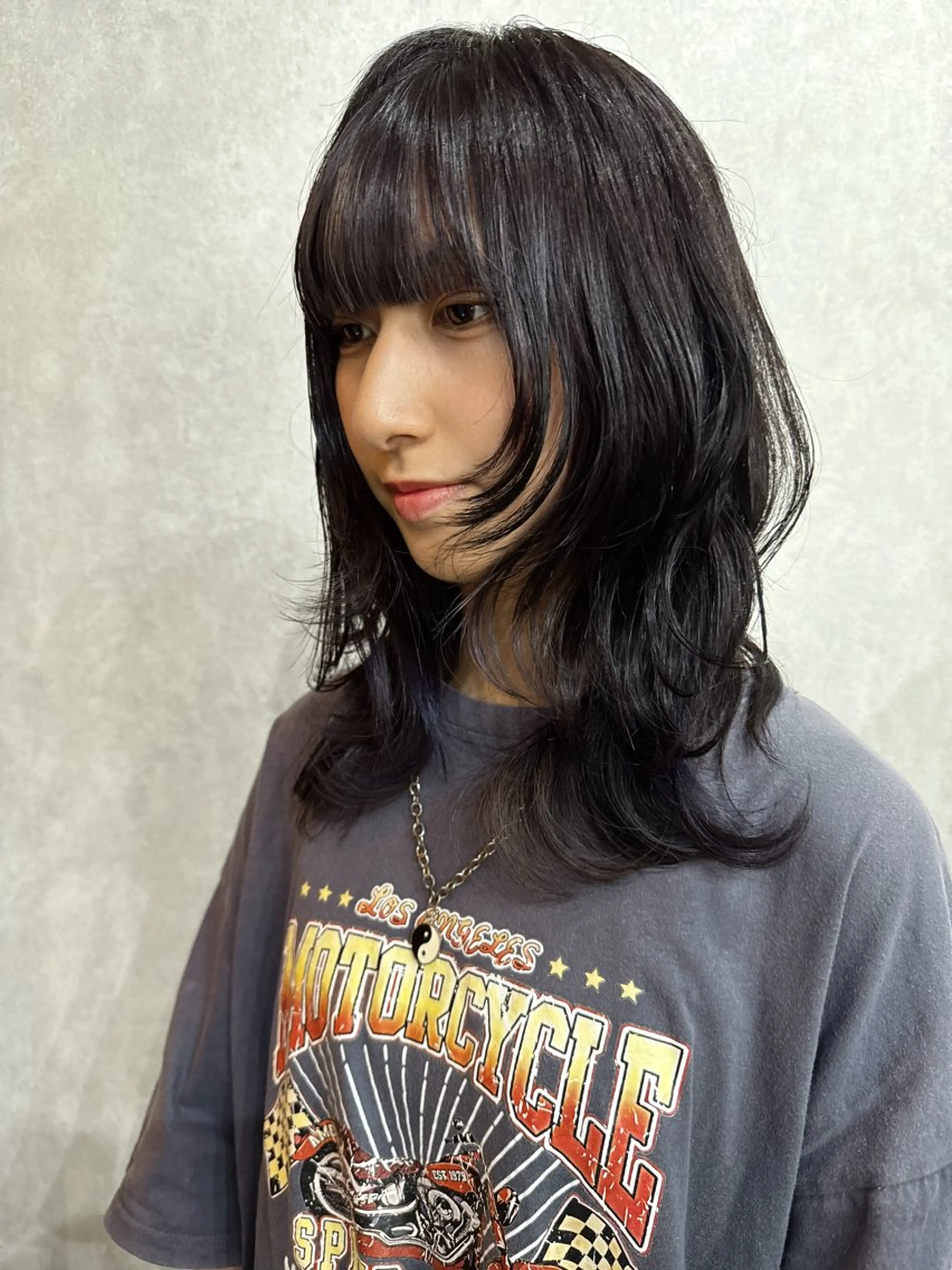 セミロング カラー レイヤーカット ウルフカット ウルフレイヤー AIRI layer cut hairのヘアスタイル