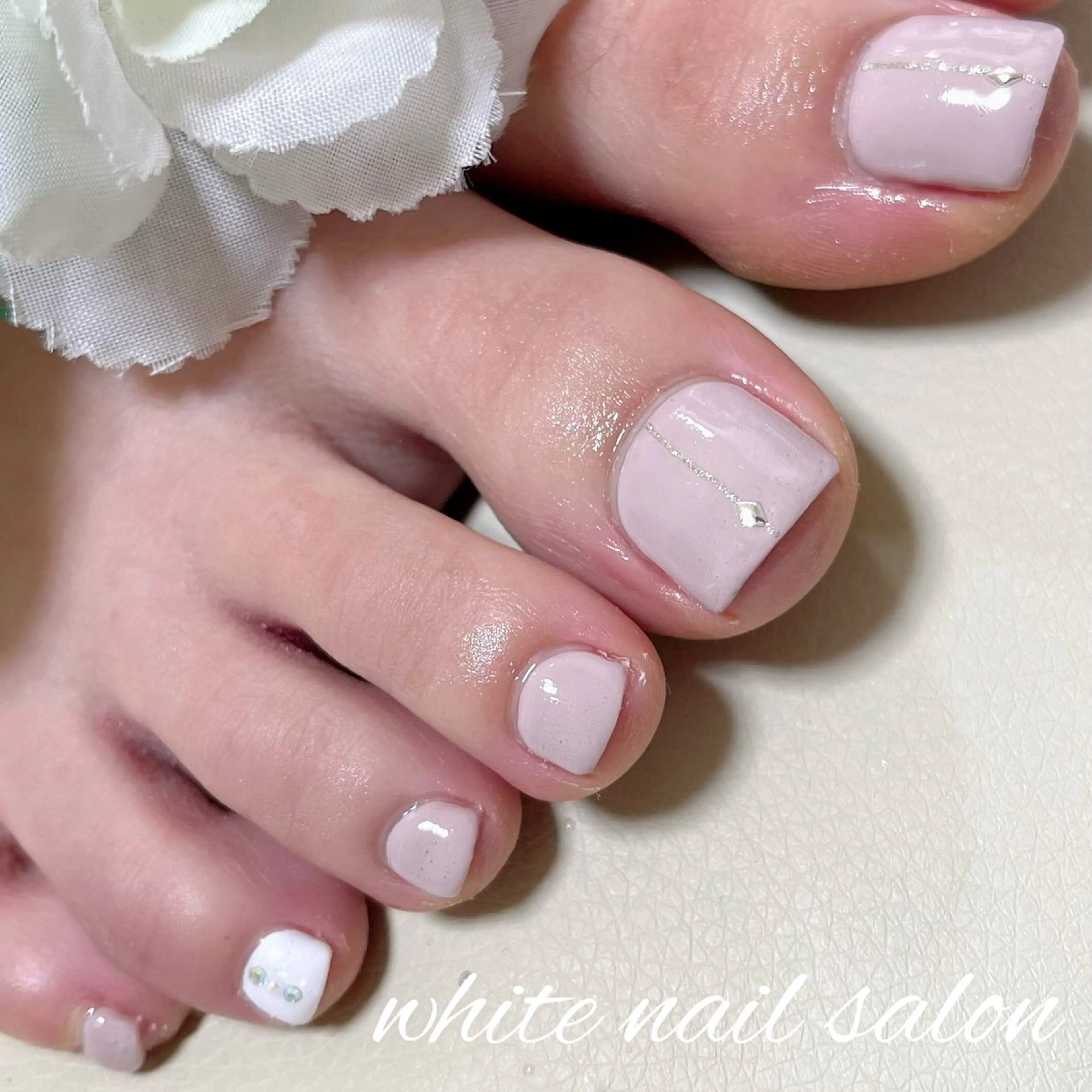 ネイル フットネイル white nail salonのネイルデザイン