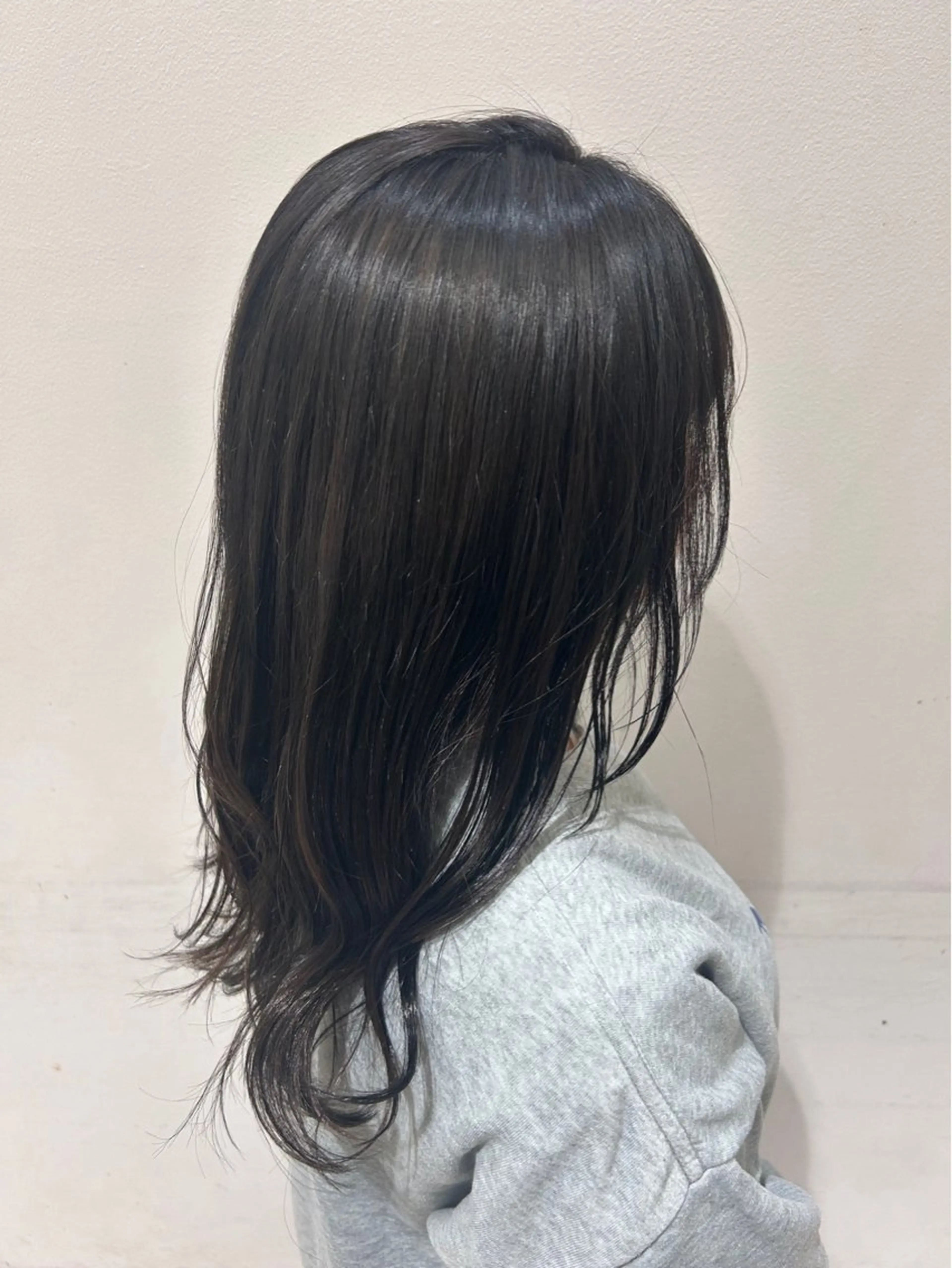 カラー 大西 杏依のヘアスタイル