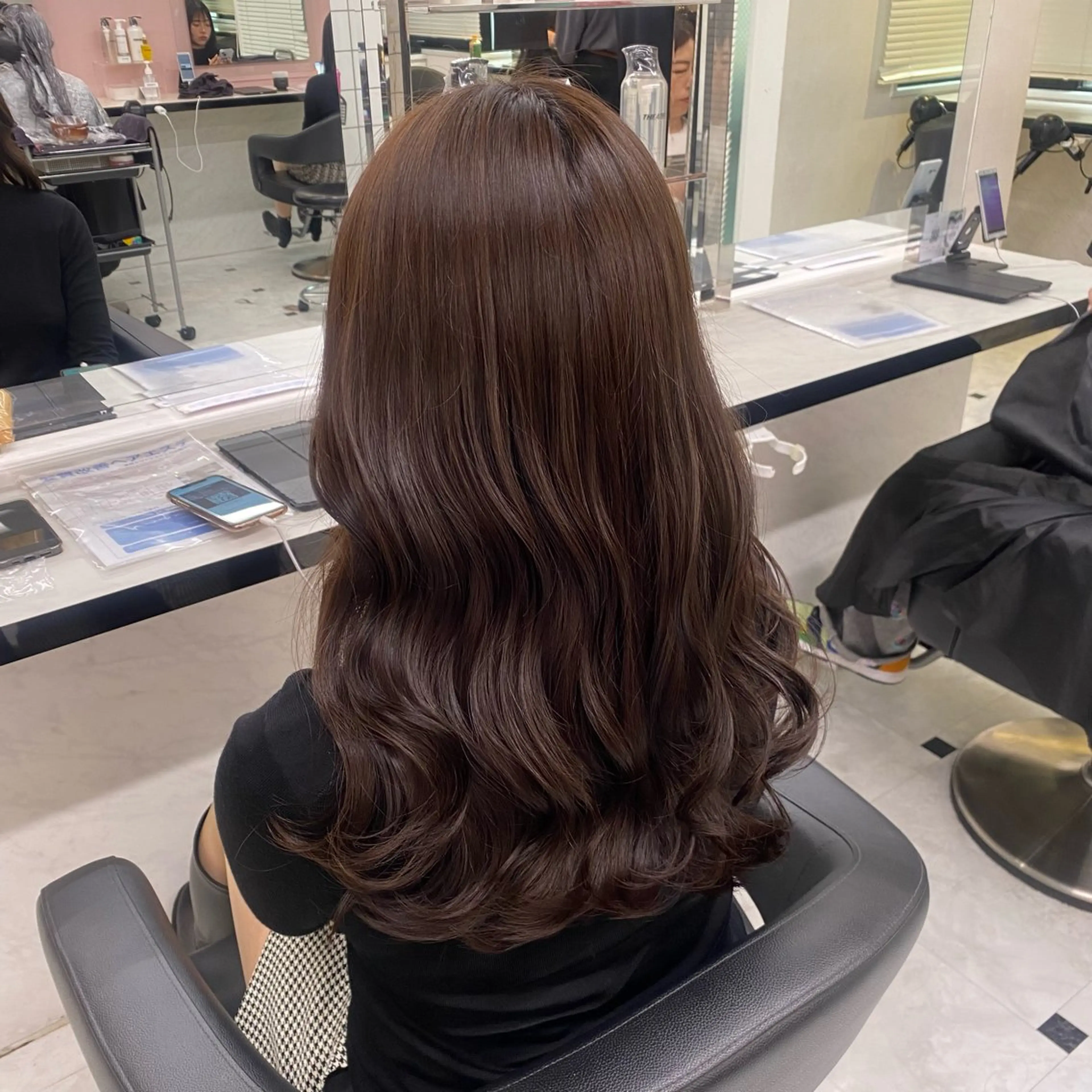 ロング カラー ブラウンカラー オリーブブラウン ヘアカラー トリートメント ヘッドスパ ヘアセット 透明感ベージュカラー 🪞上野🪞AIのヘアスタイル