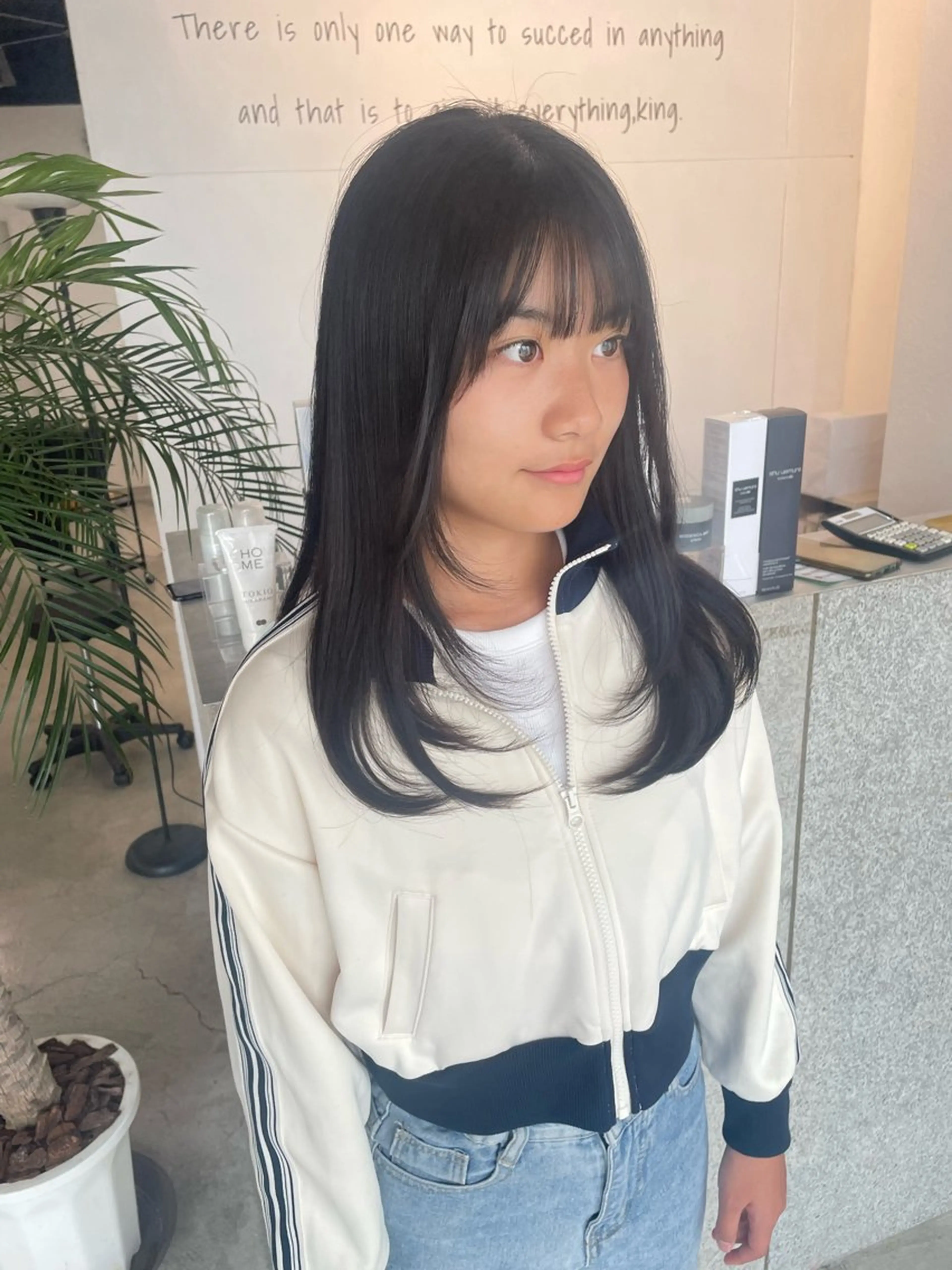 ミディアム カラー キッズ ハイライトカラー エクステ ハイライト 髪質改善 レイヤーカット レイヤーカット/ 髪質改善/ハイライトのヘアスタイル