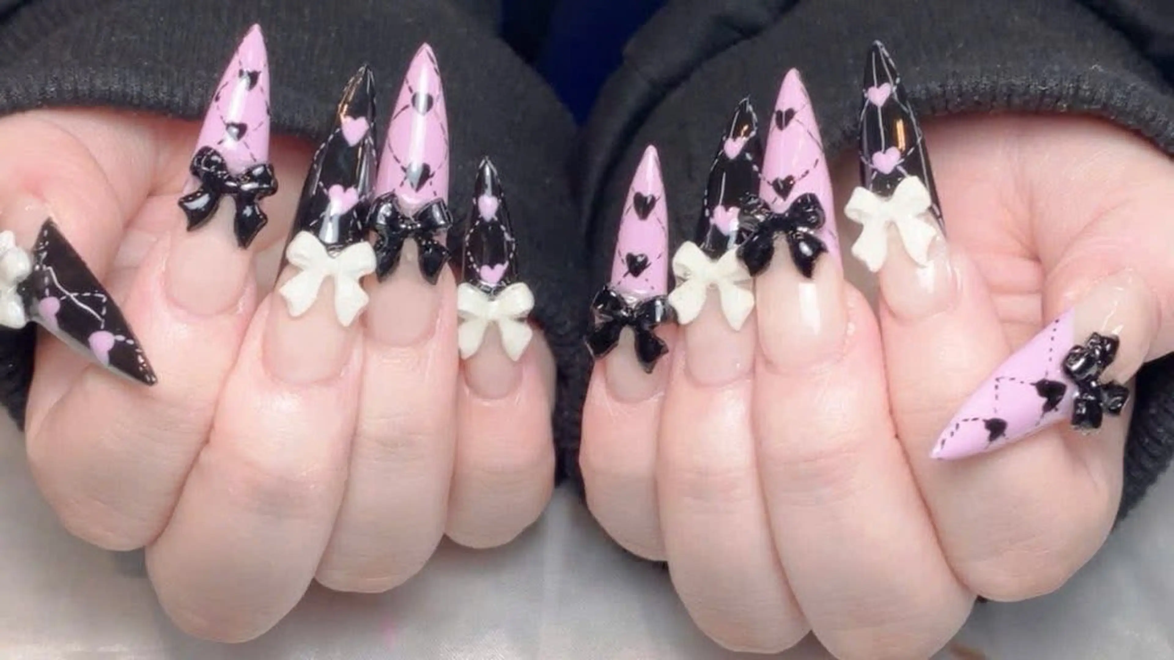ネイル アートネイル ボルドー フレンチネイル ジェルネイル 氷ネイル・うるうるネイル ハンドネイル Julie Nailsのネイルデザイン