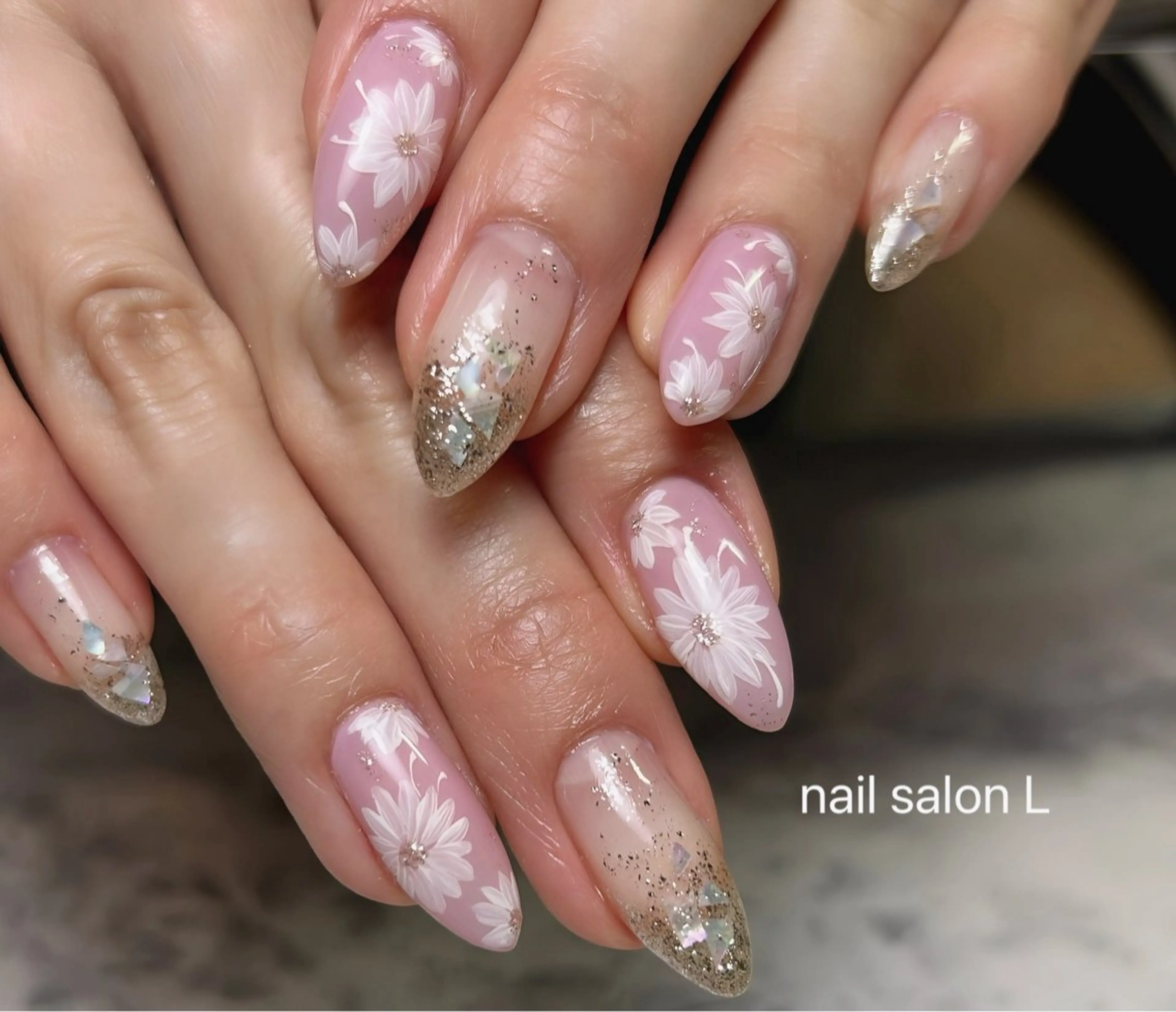 ネイル アートネイル フラワーネイル キラキラネイル 持ち込み ハンドネイル 吉川市 ネイルサロンLのネイルデザイン