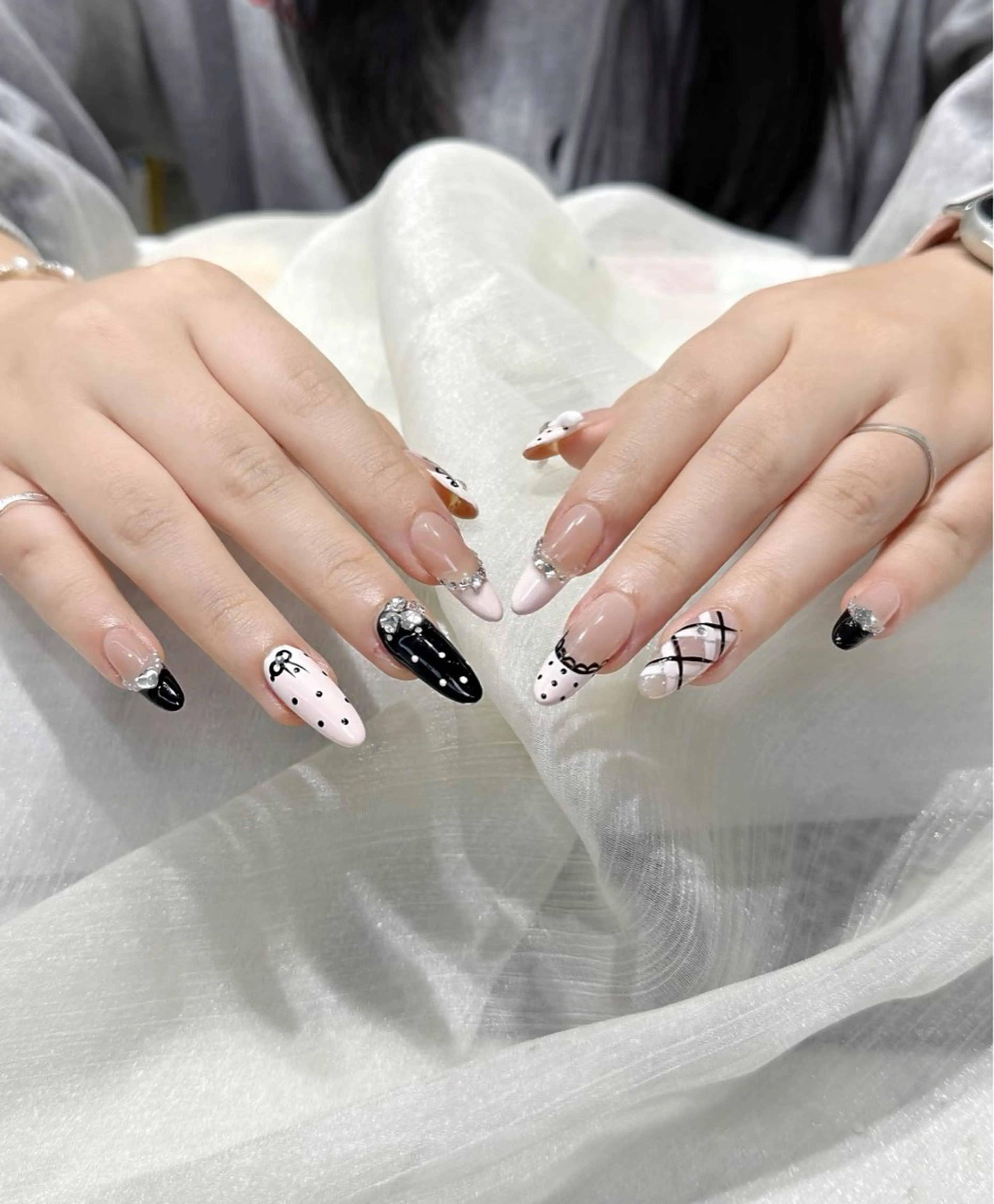 ネイル フレンチネイル キラキラネイル 韓国ネイル シンプルネイル ワンホンネイル ハンドネイル MEI Nailのネイルデザイン