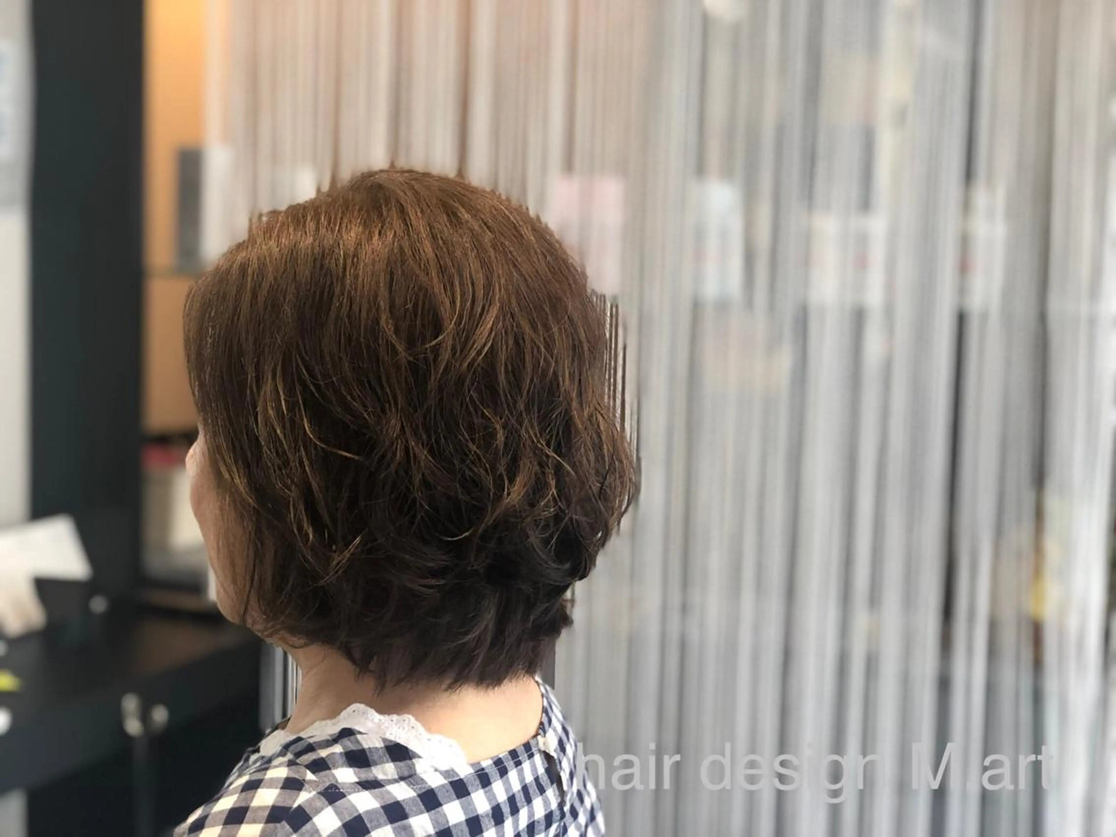 ミディアム カラー パーマ 若泉 真梨のヘアスタイル