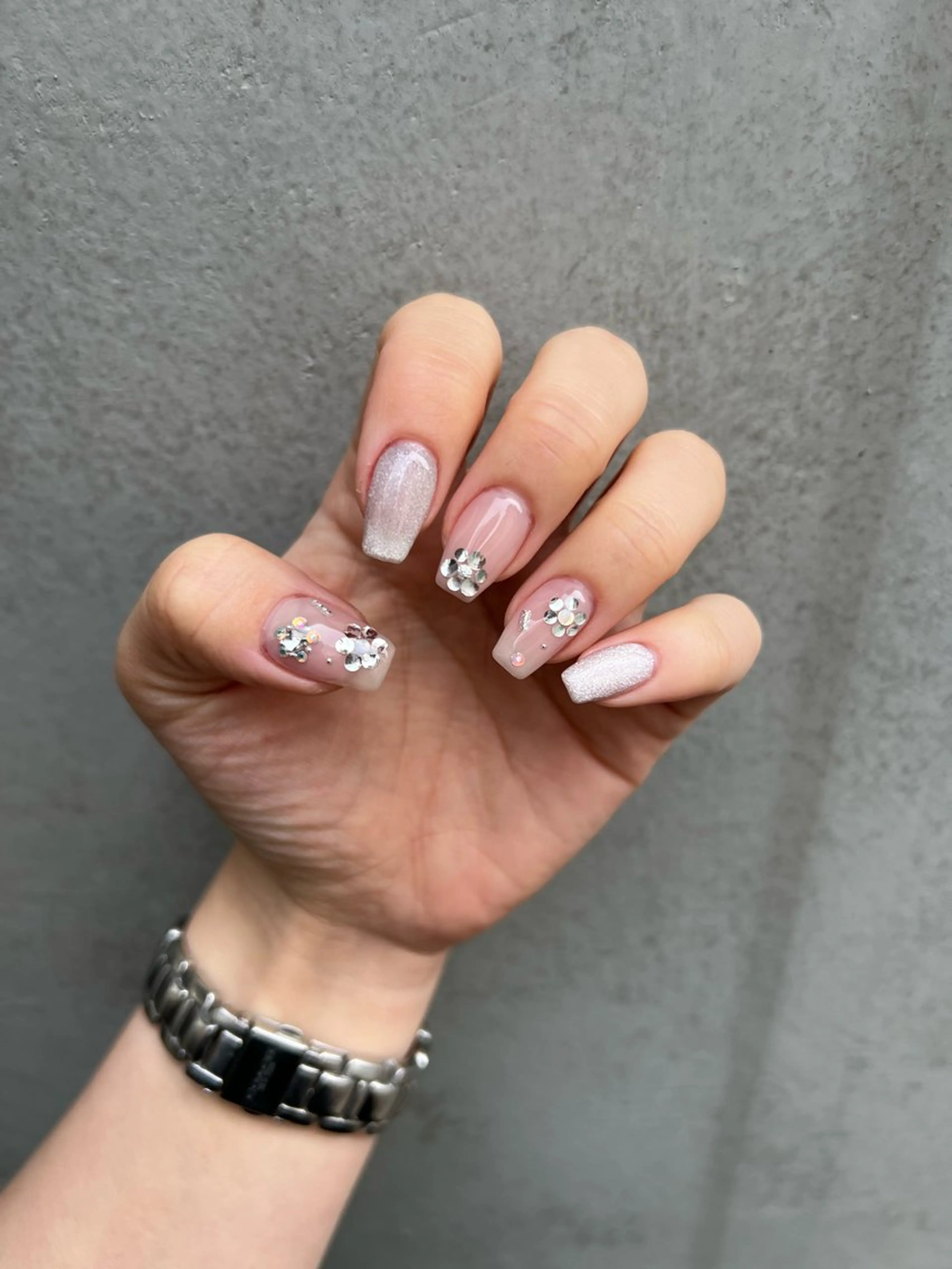 ネイル マグネットネイル 持ち込み ニュアンスネイル ストーンネイル Charme. NOBUKOのネイルデザイン