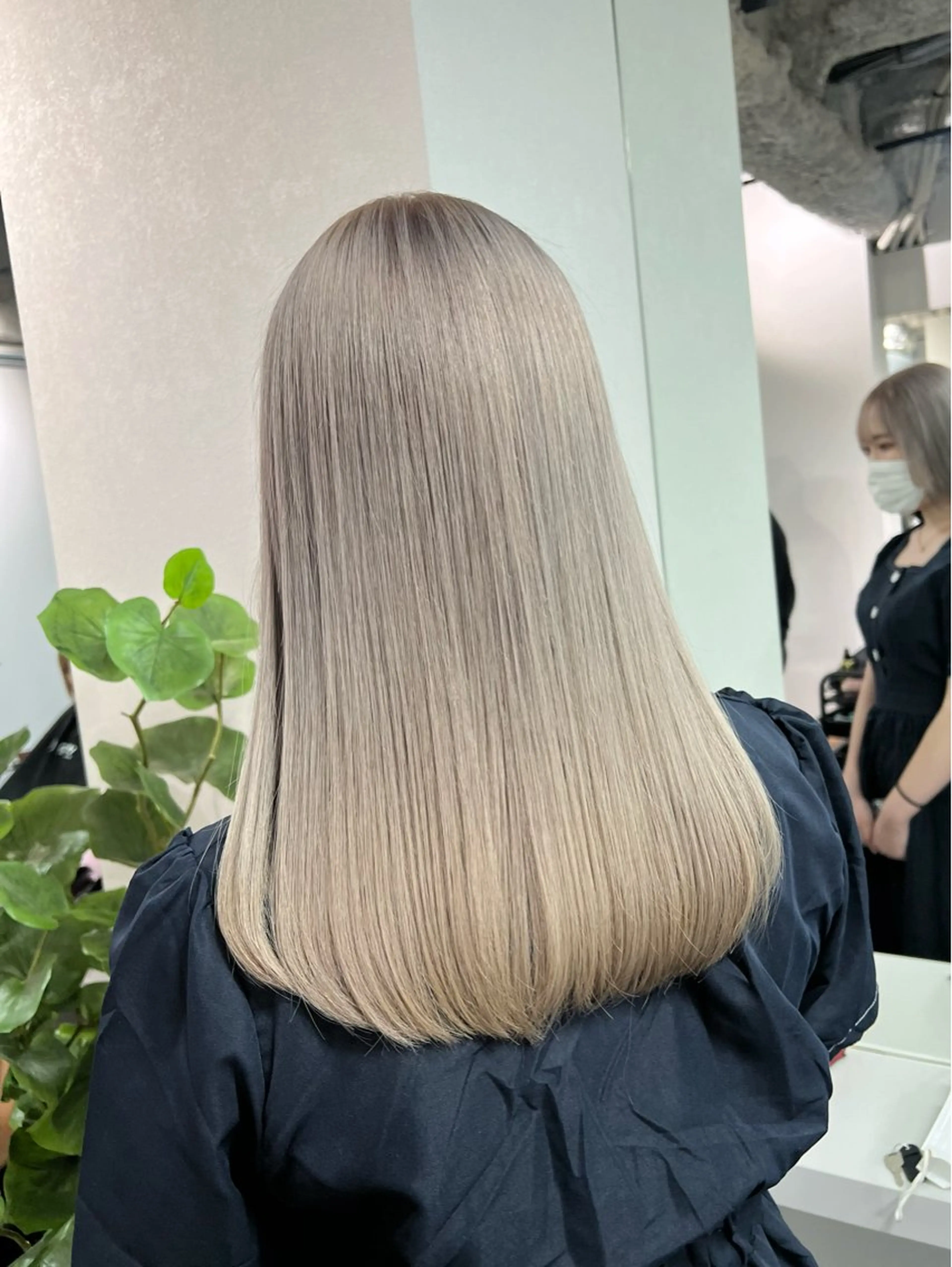 ミディアム カラー ハイトーンカラー 髪質改善 トリートメント nailist mana𖤐´-のネイルデザイン