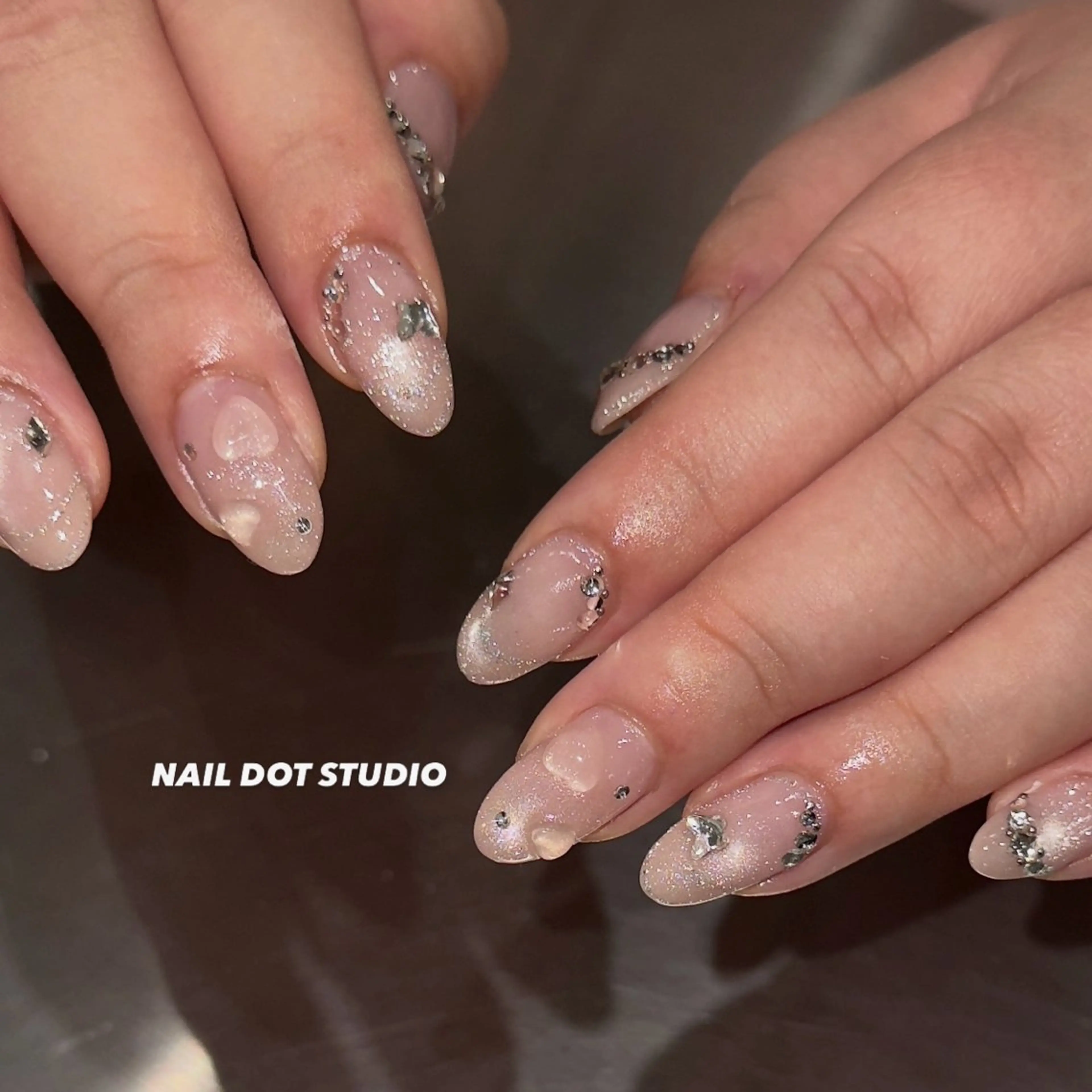 ネイル ハンドネイル NAILDOTSTU DIO SEINAのネイルデザイン