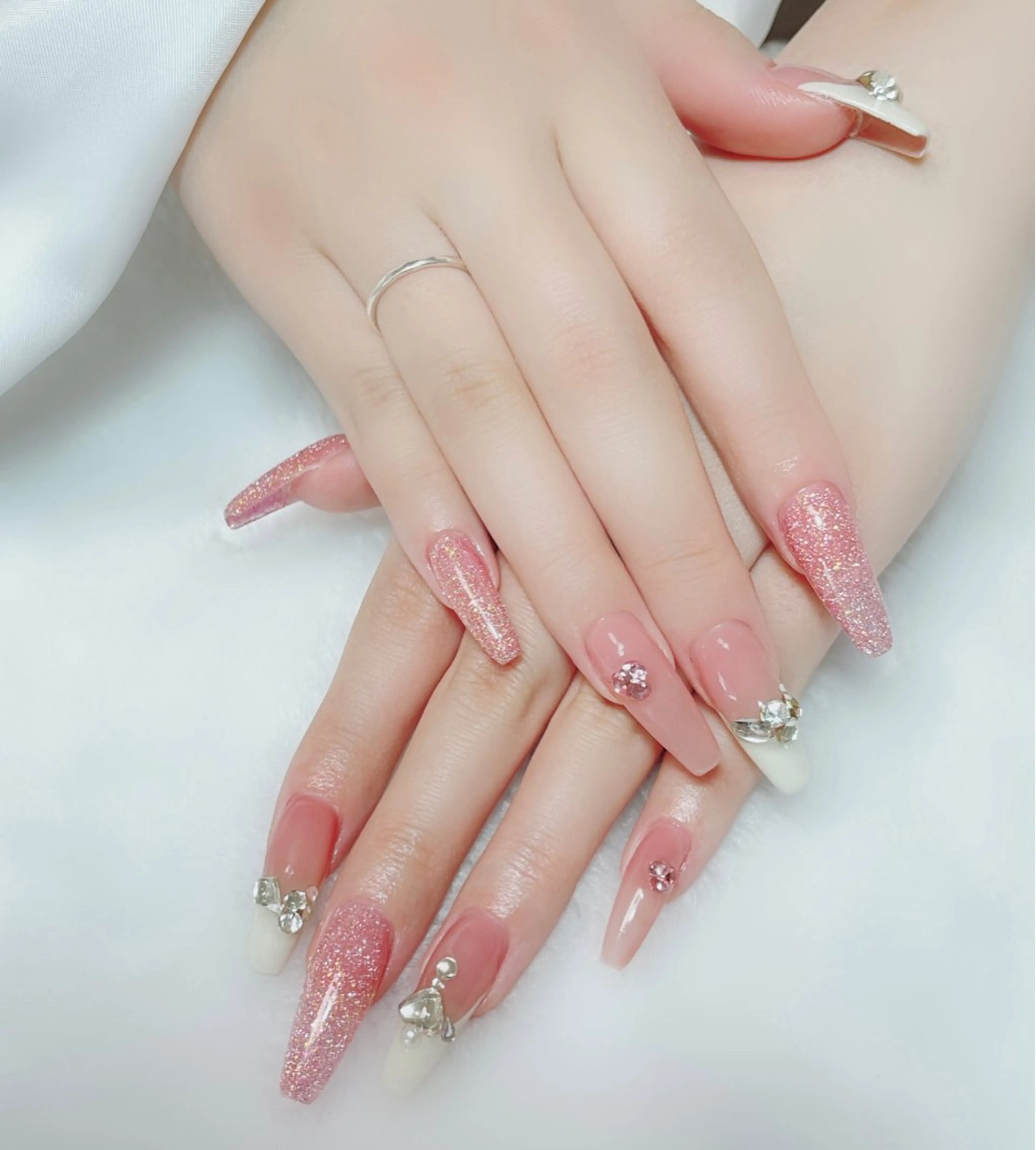 ネイル 持ち込み Amina nail salonのネイルデザイン