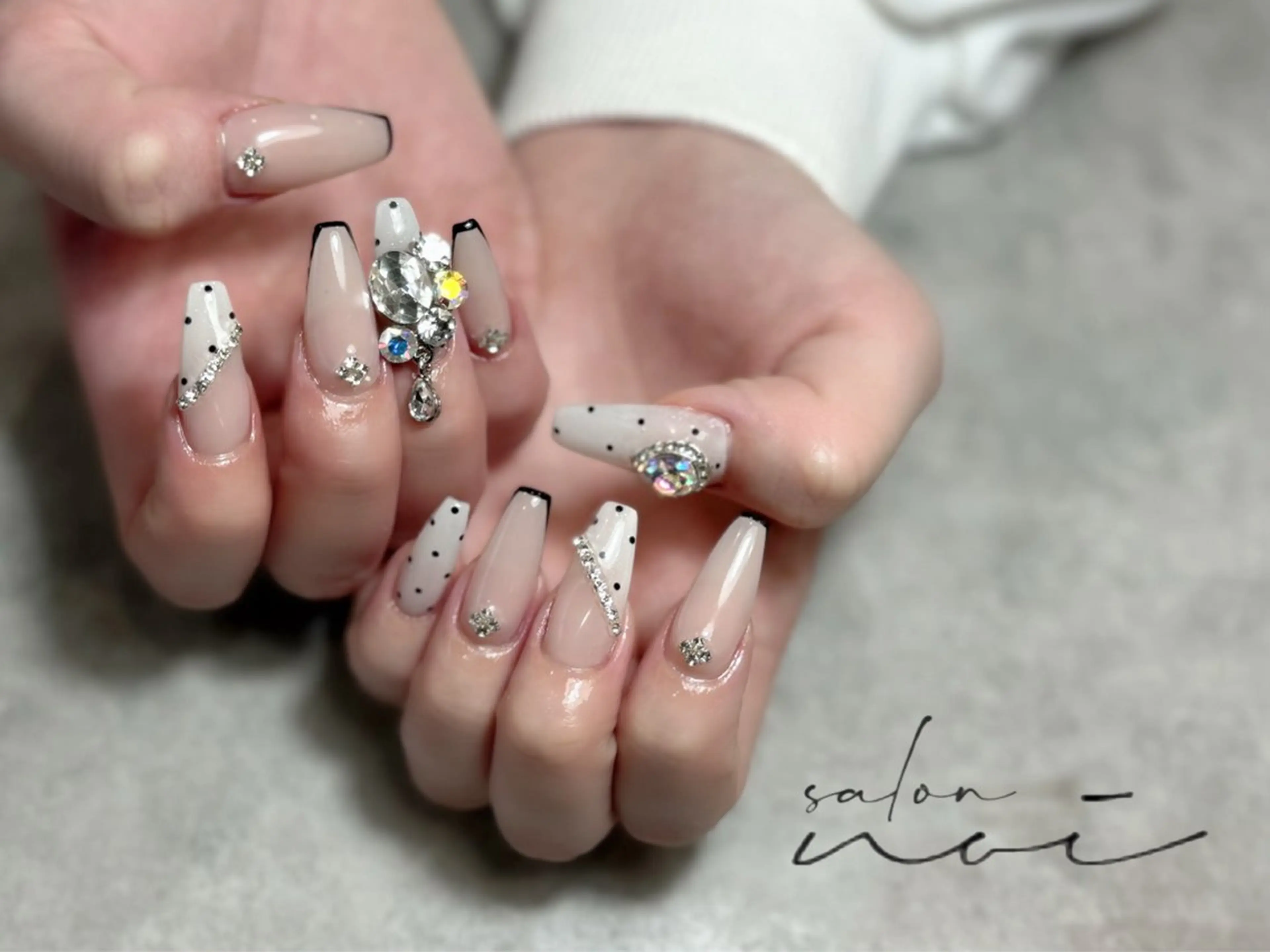 ネイル ドット ハンドネイル salon noiのネイルデザイン