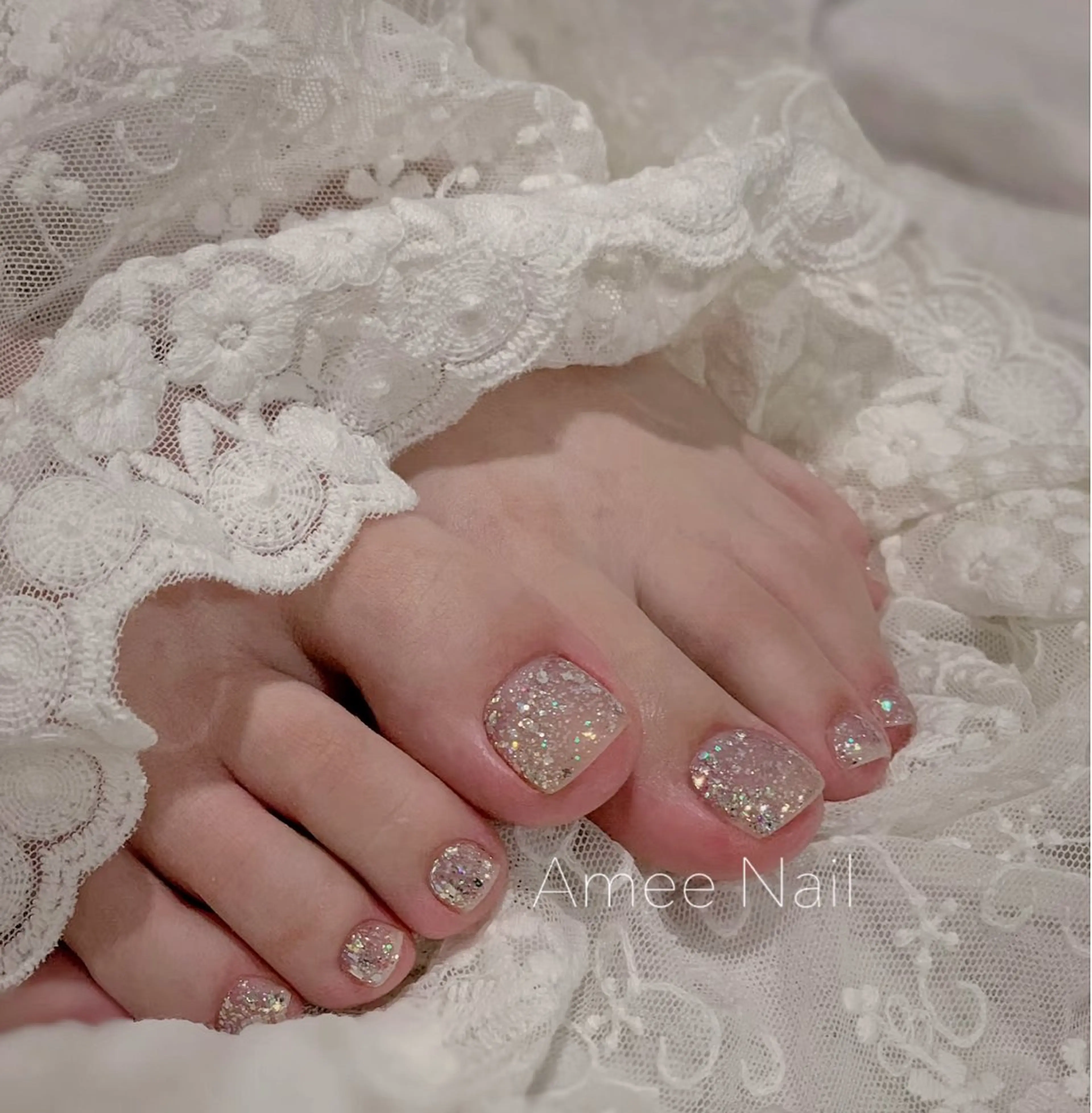 ネイル アートネイル グラデーション キラキラネイル ニュアンスネイル オフィスネイル フットネイル Amee Nail Salonのネイルデザイン