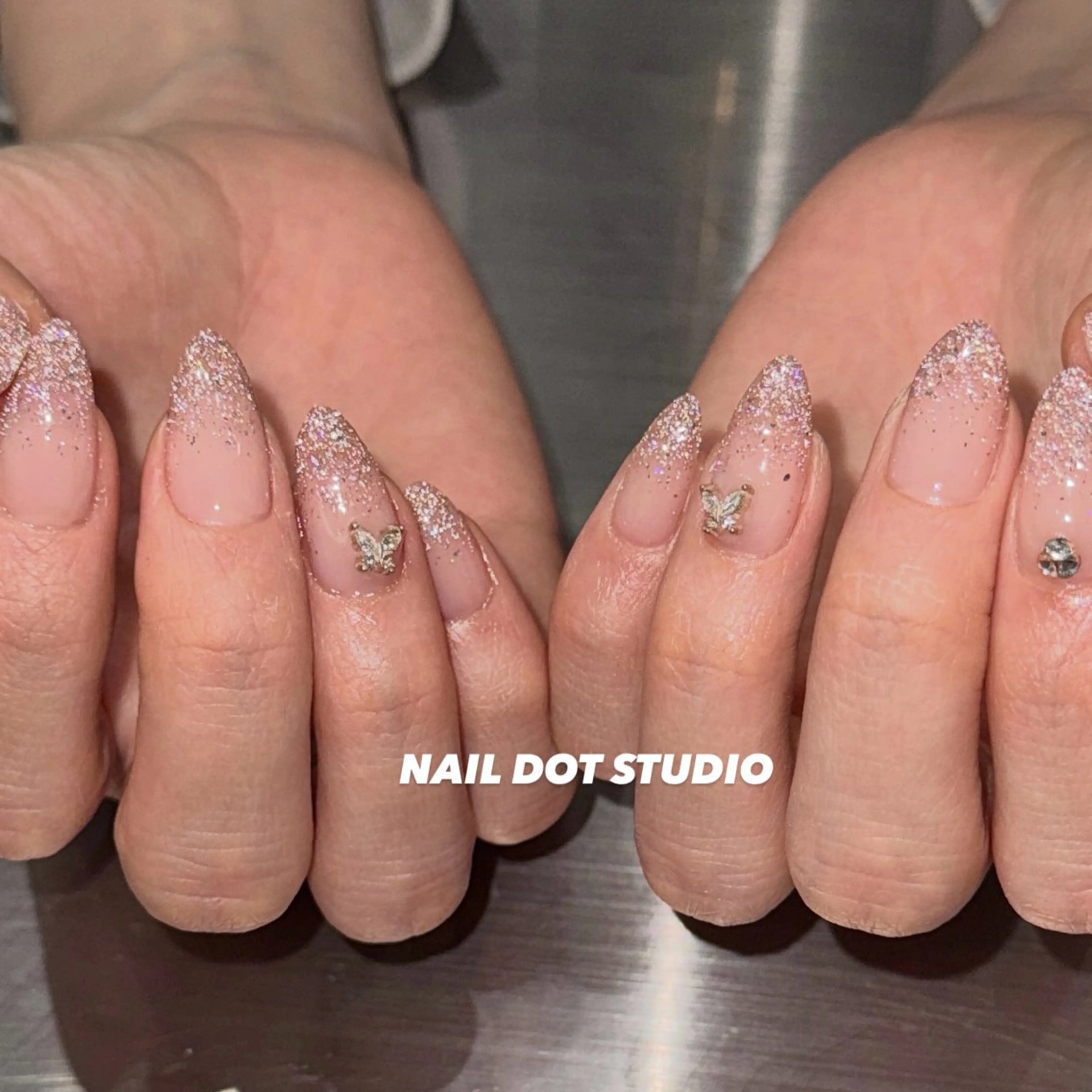 ネイル ハンドネイル NAILDOTSTU DIO SEINAのネイルデザイン