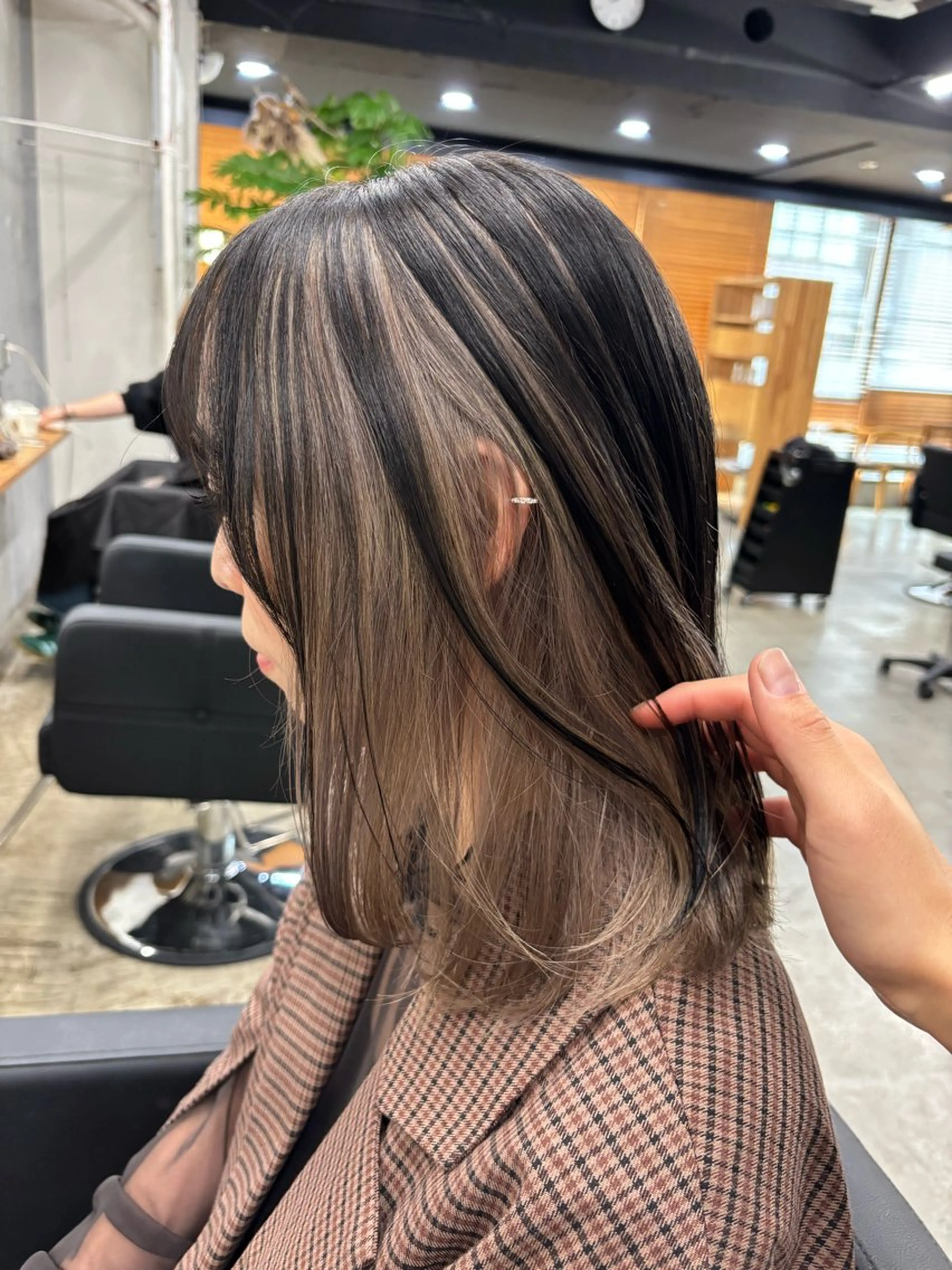 ミディアム カラー mono / Manatoのヘアスタイル