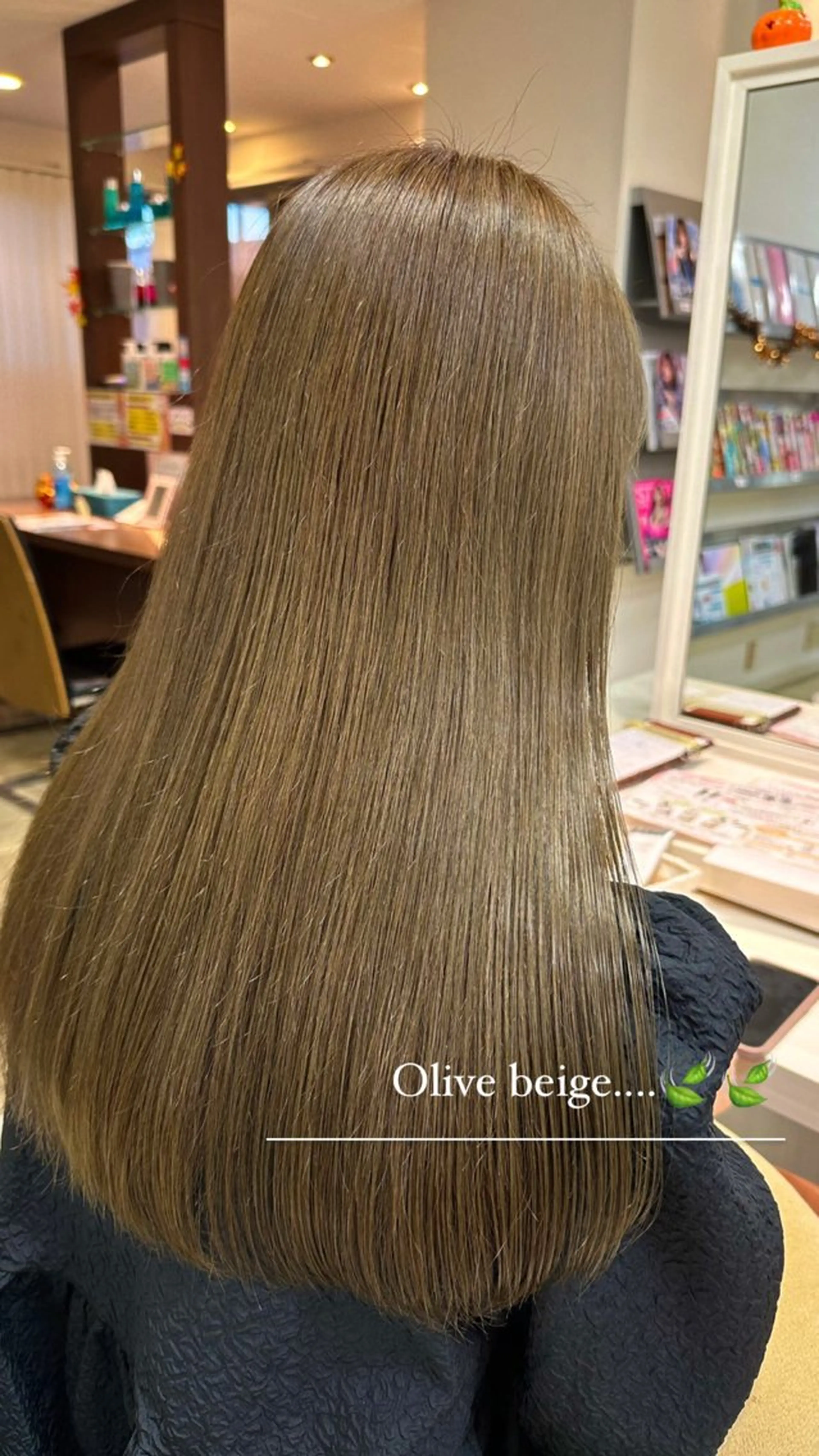 ロング カラー ベージュカラー ブリーチ ブリーチなしカラー オリーブベージュ 🎀透明感カラー🎀 / INOUEのヘアスタイル