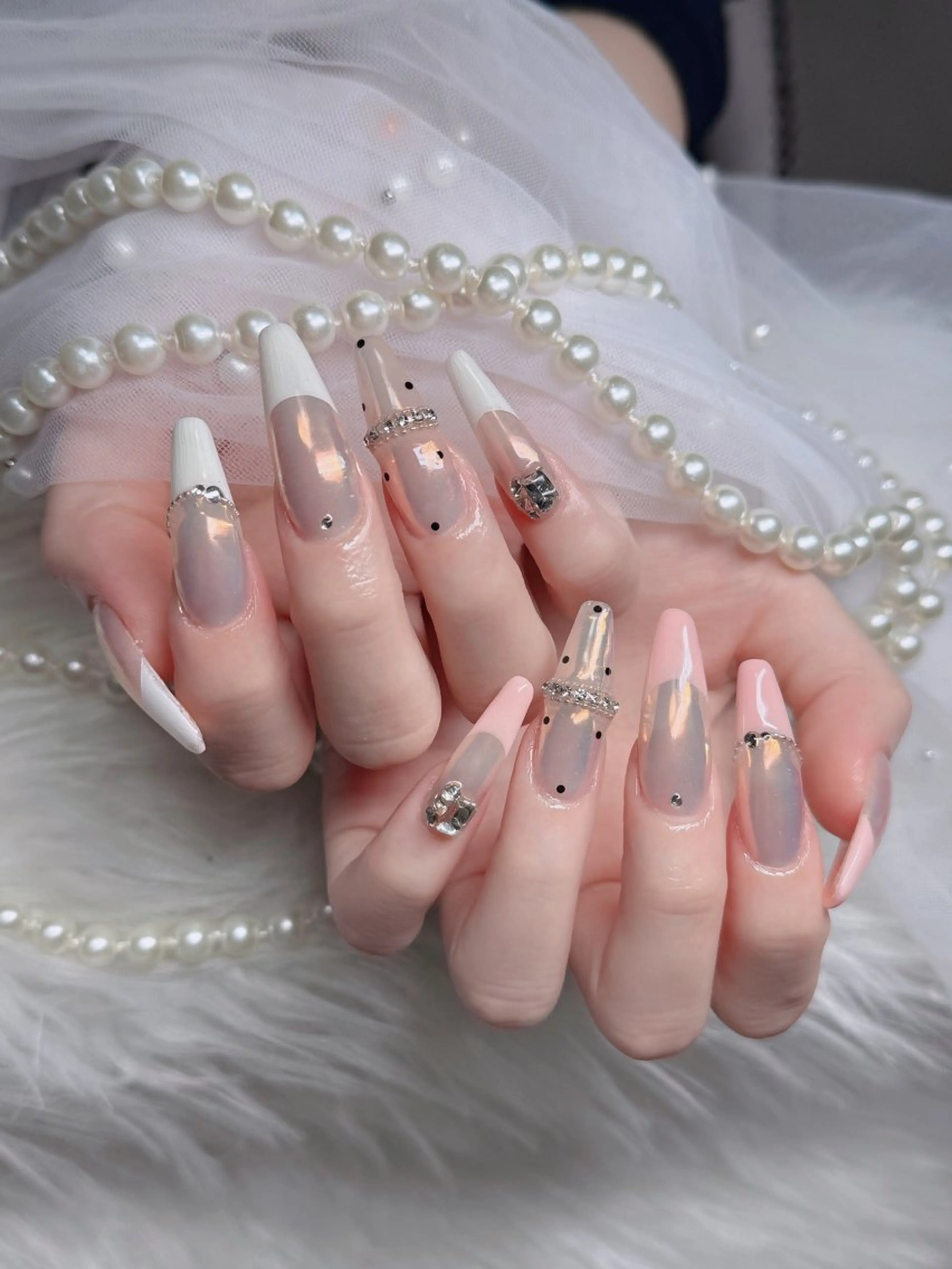 ネイル オーロラネイル フレンチネイル ジェルネイル ハロウィン キラキラネイル ハンドネイル H.baby Nail Salonのネイルデザイン