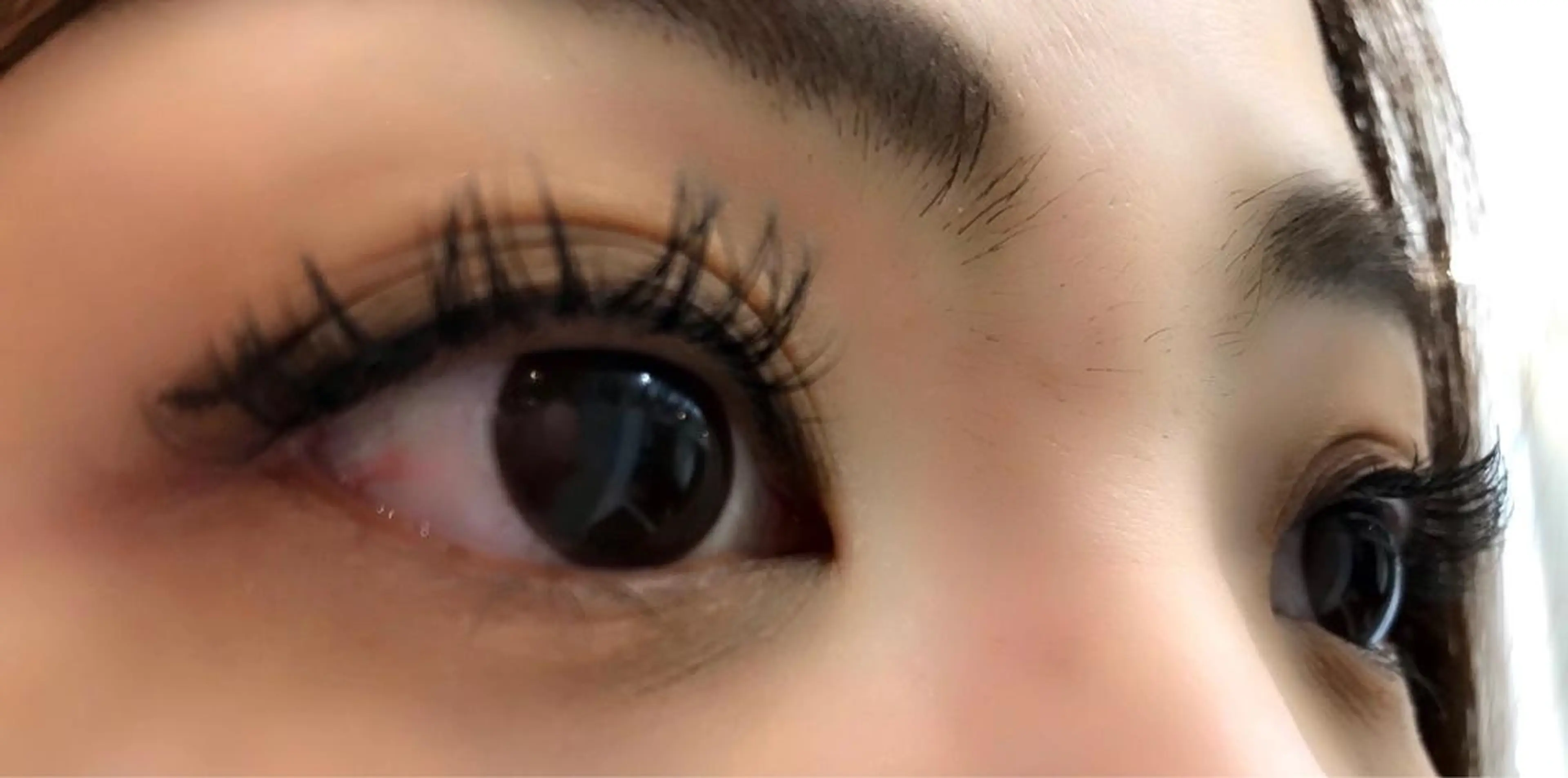 マツエク・マツパ 保子 祐里香のヘアスタイル