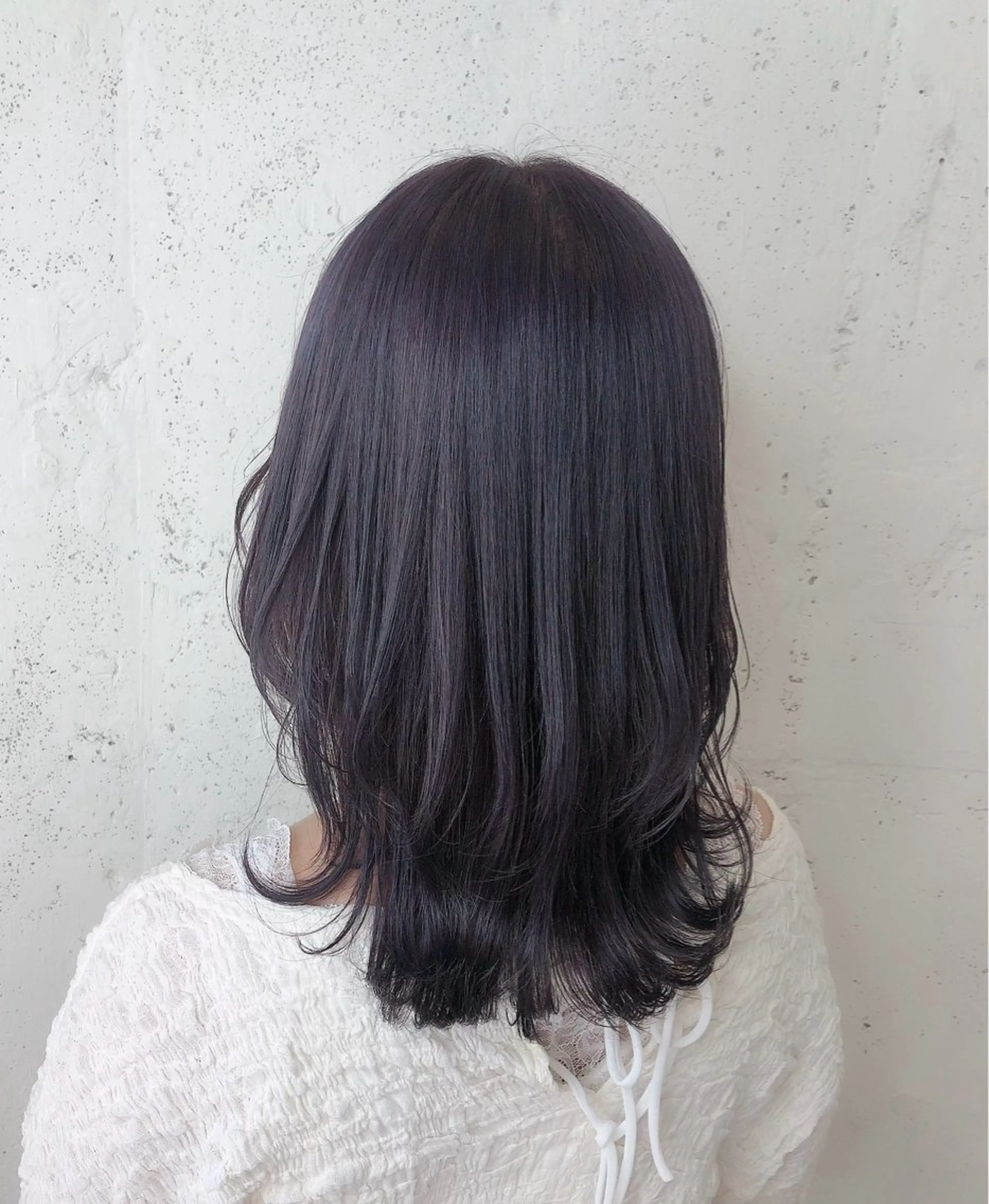 ミディアム カラー 透明感カラー🎀／ 寒色カラー／マツエクのヘアスタイル