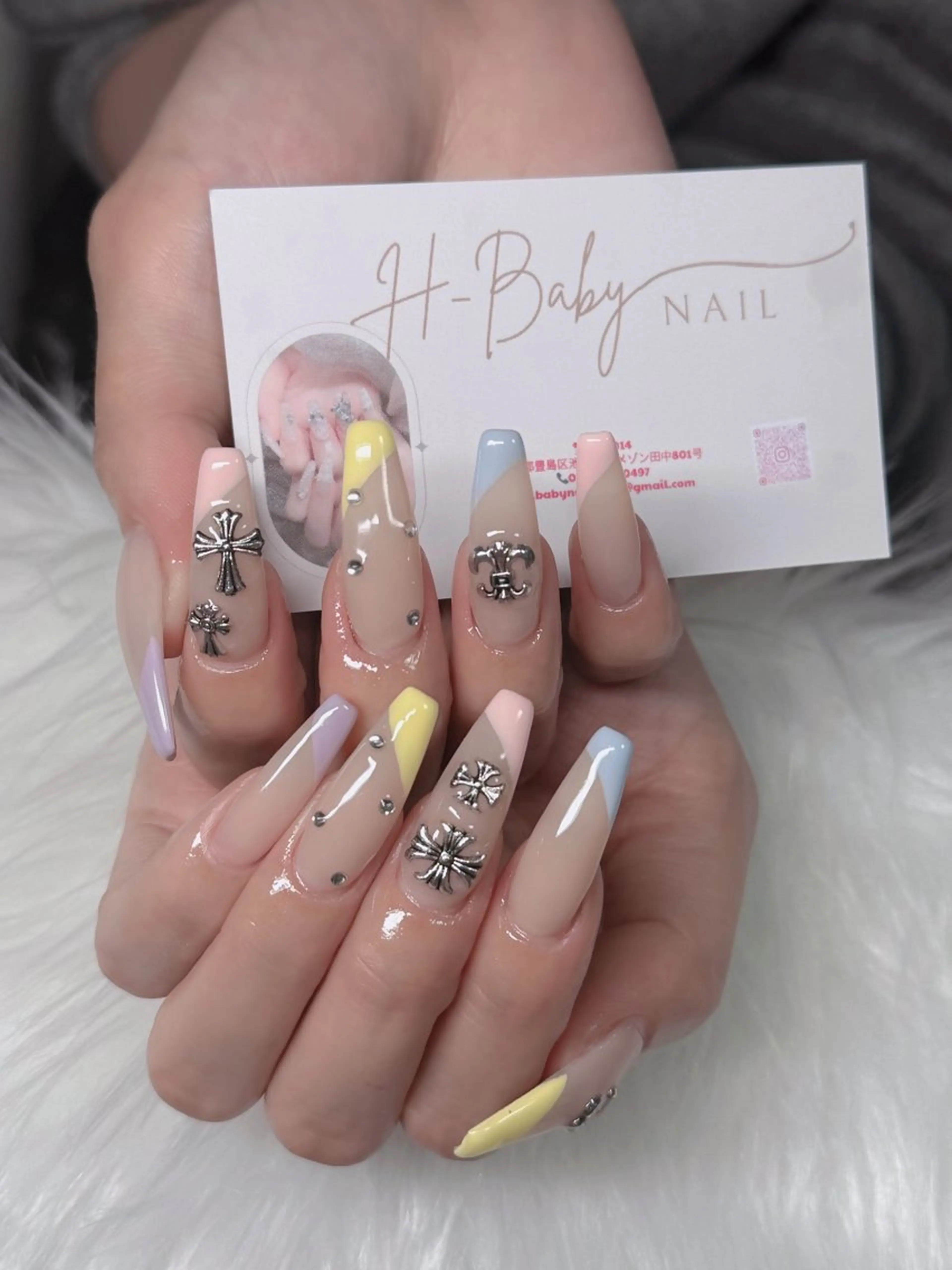 ネイル オーロラネイル フレンチネイル ジェルネイル ハロウィン キラキラネイル ハンドネイル H.baby Nail Salonのネイルデザイン