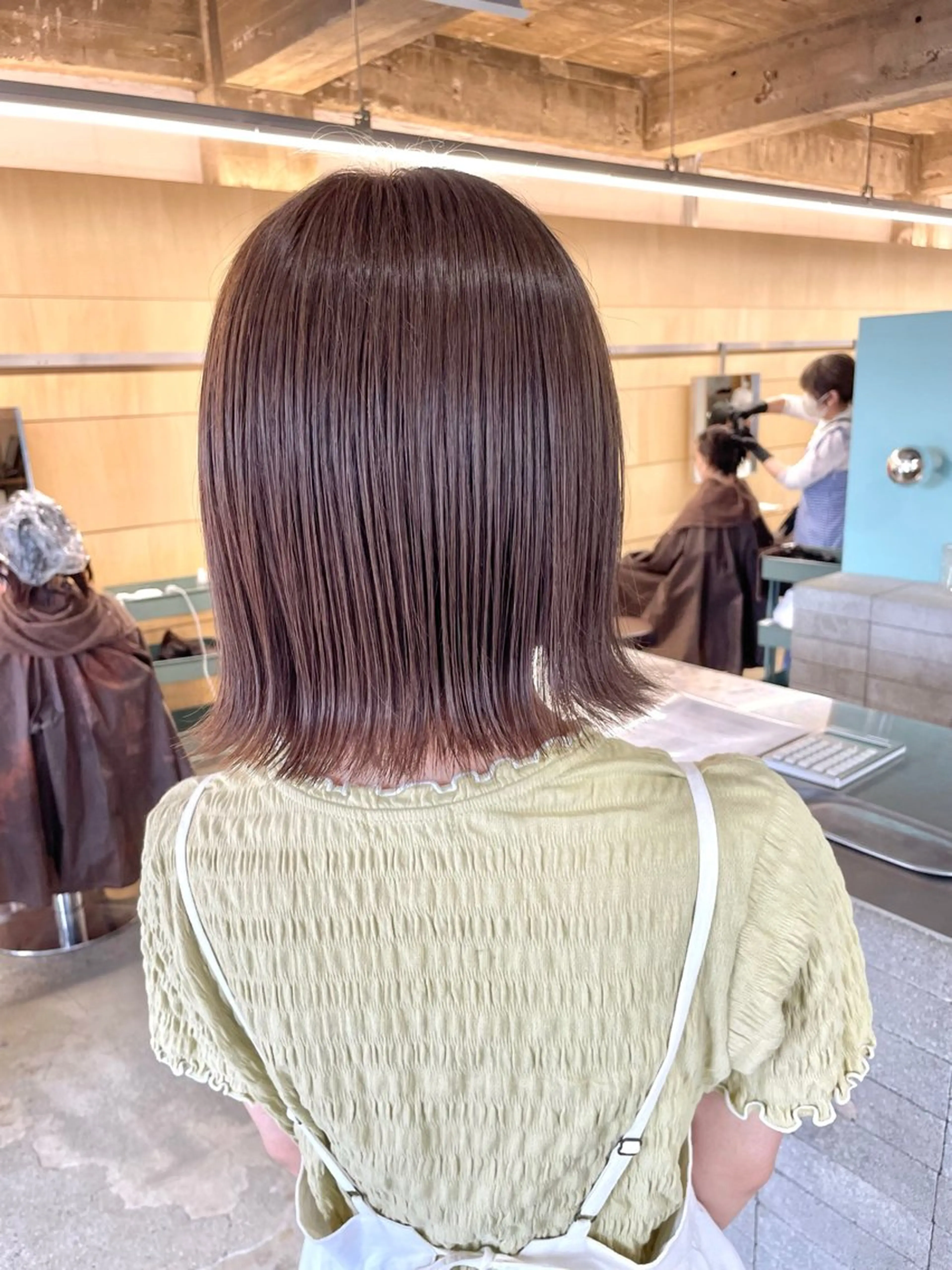 ミディアム カラー ブリーチ 透明感カラー パープルカラー 【メンズモデル 募集中】永嶋芽衣のヘアスタイル