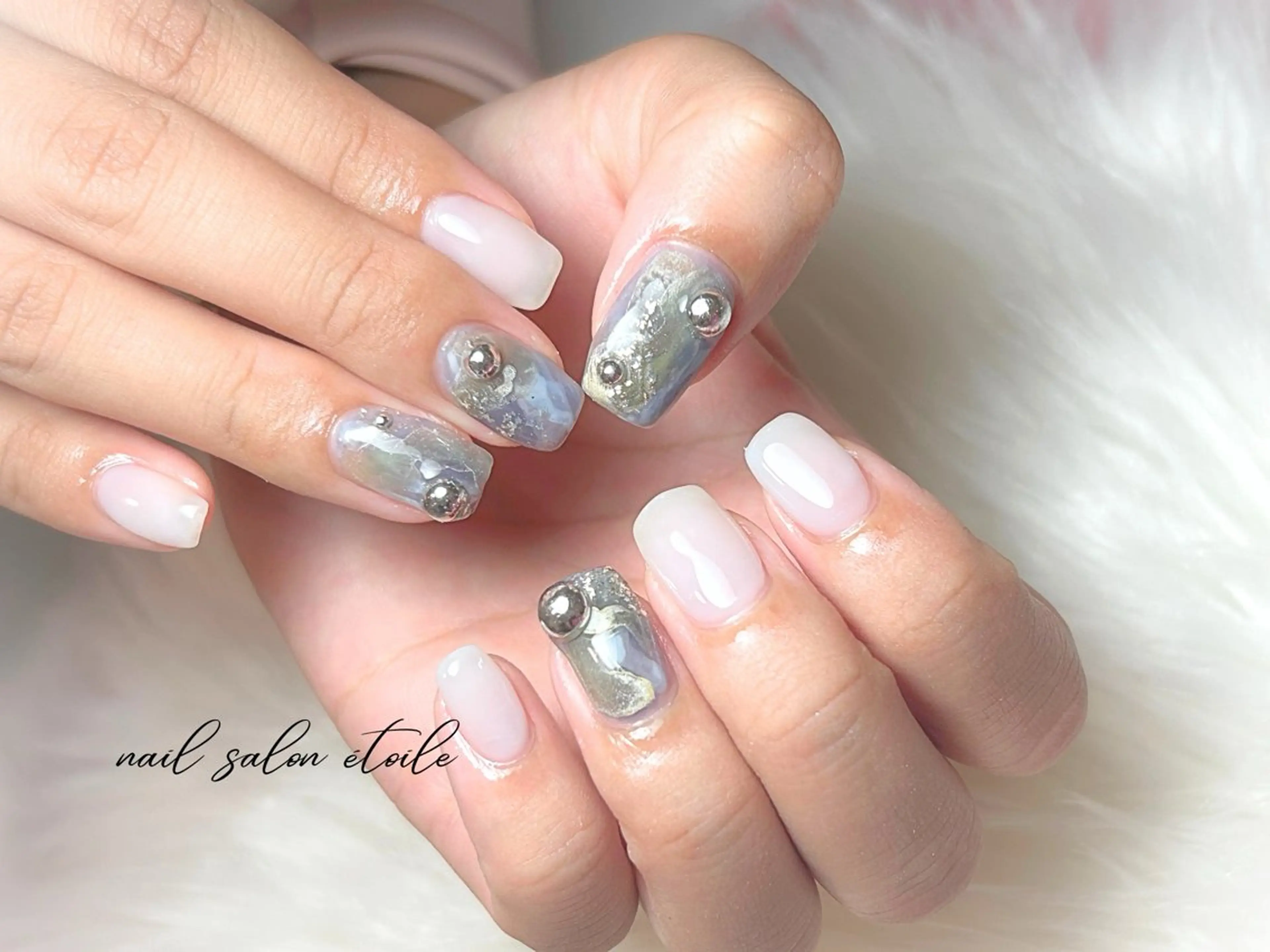 ネイル アートネイル ブルー ニュアンスネイル シルバー ハンドネイル nail salon étoileのネイルデザイン