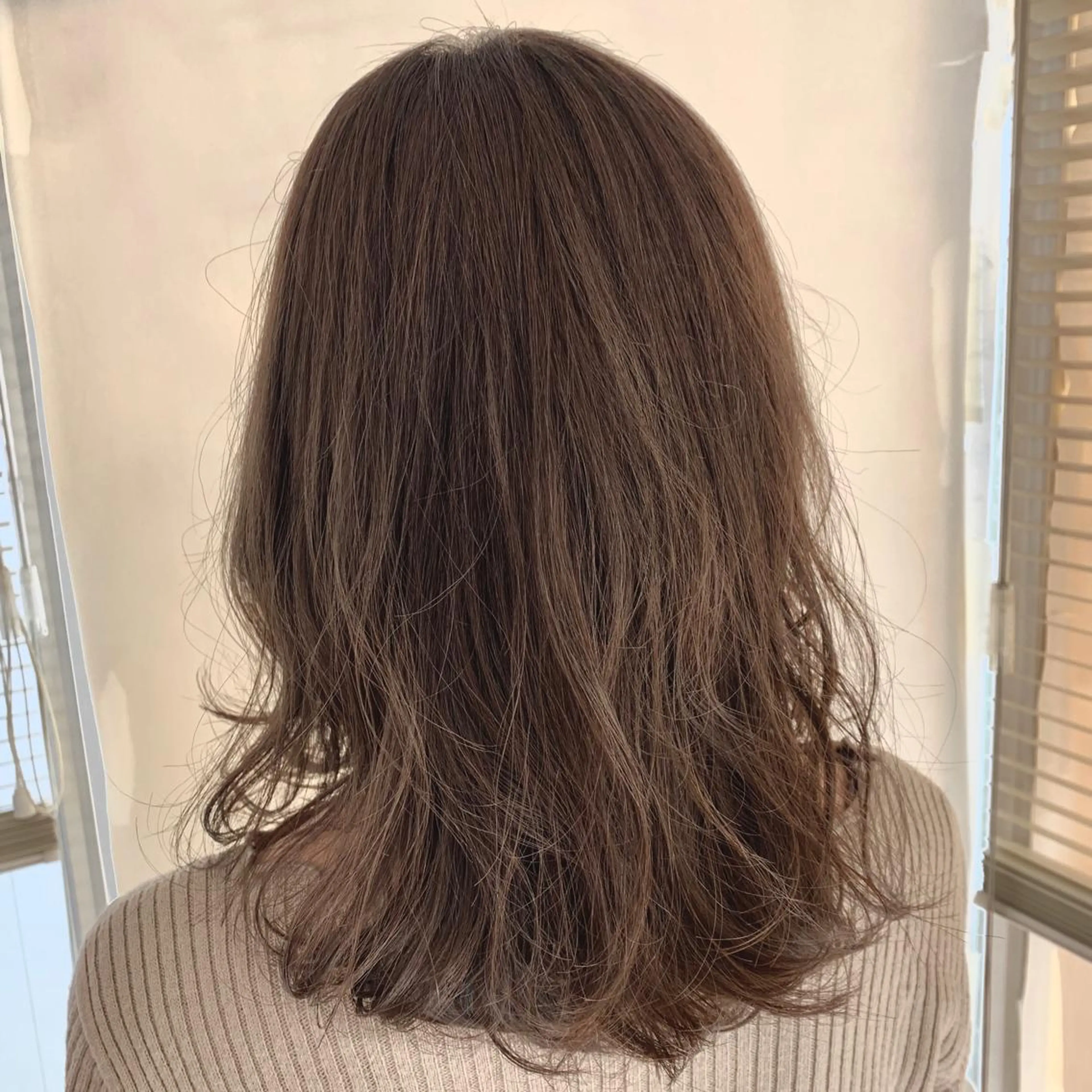 ミディアム カラー パーマ ヘアアレンジ 加藤 綾華のヘアスタイル