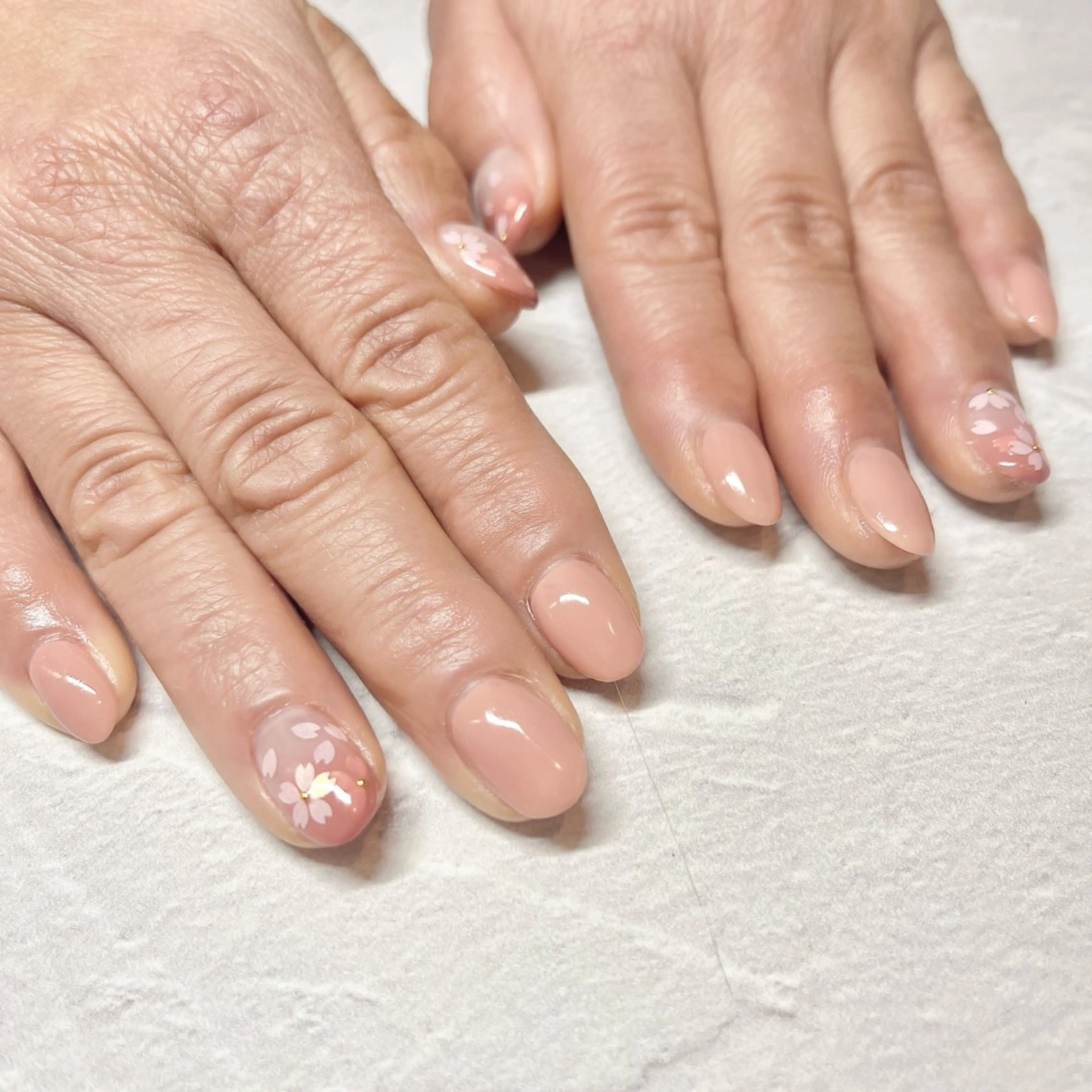 ネイル ハンドネイル li___nail 31のネイルデザイン