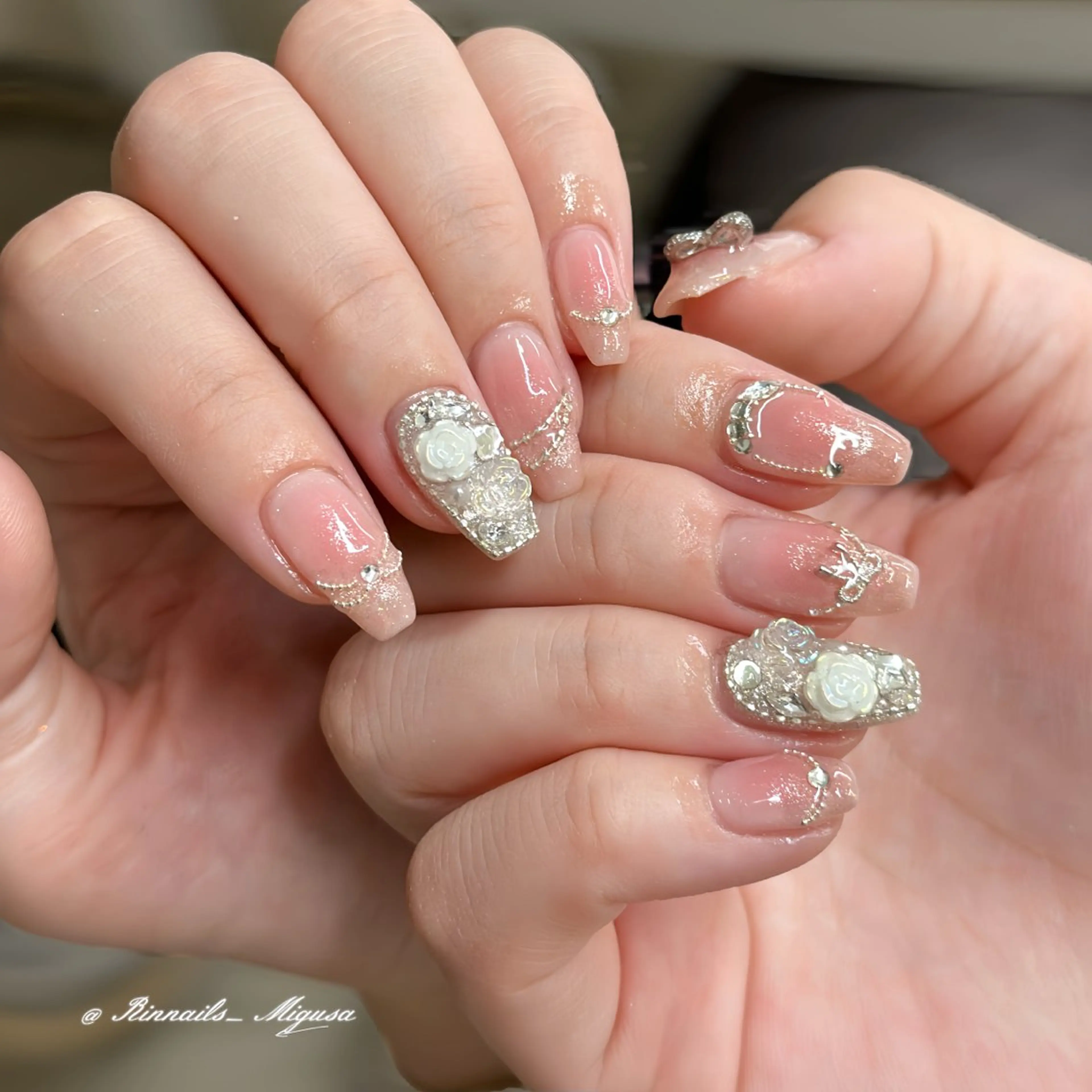 ミディアム 韓国風ヘア RIN NAILS ᥫ᭡Migusaのネイルデザイン