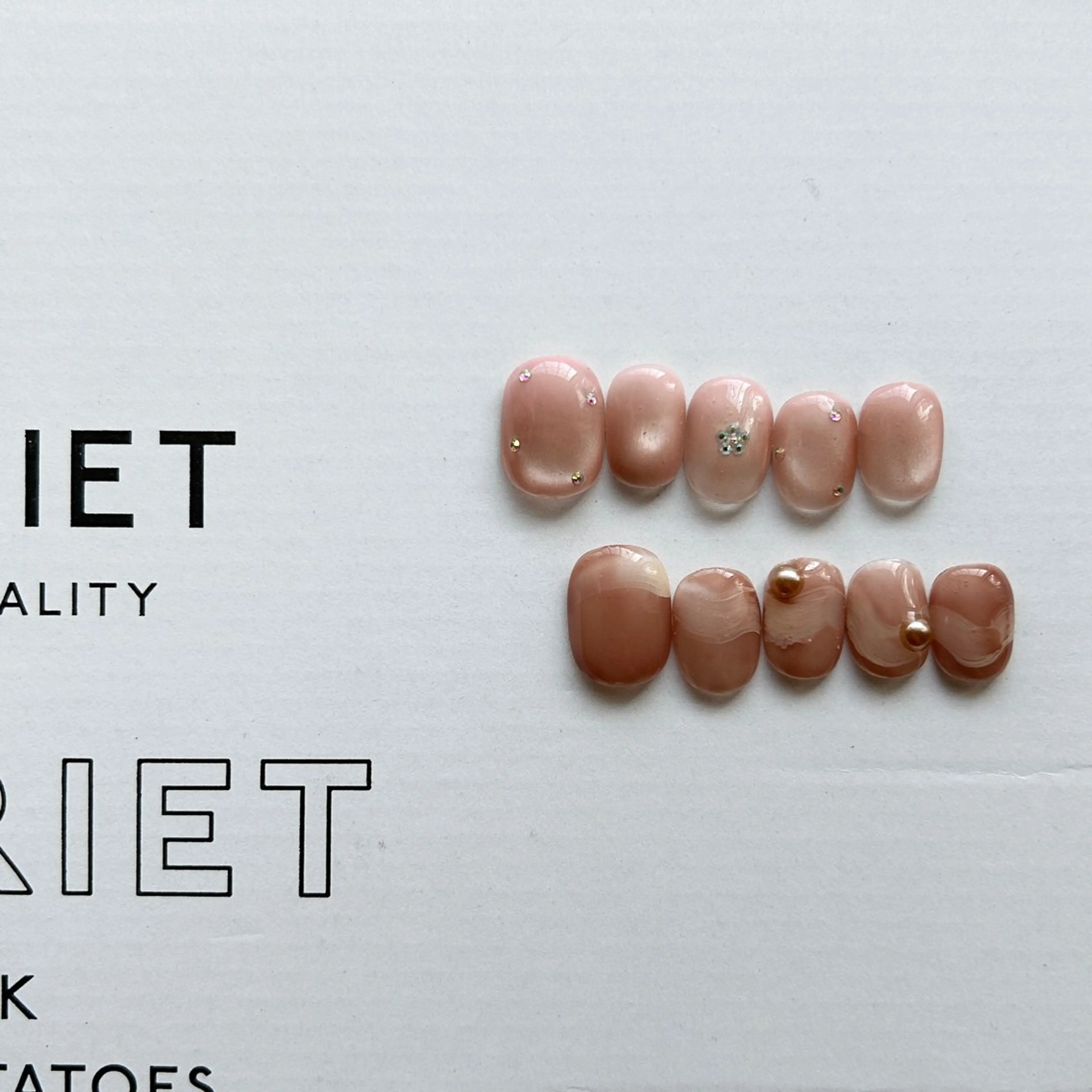 ネイル マグネットネイル シンプルネイル 春ネイル フリーランス¨̮⃝ ネイリストOKADAのネイルデザイン