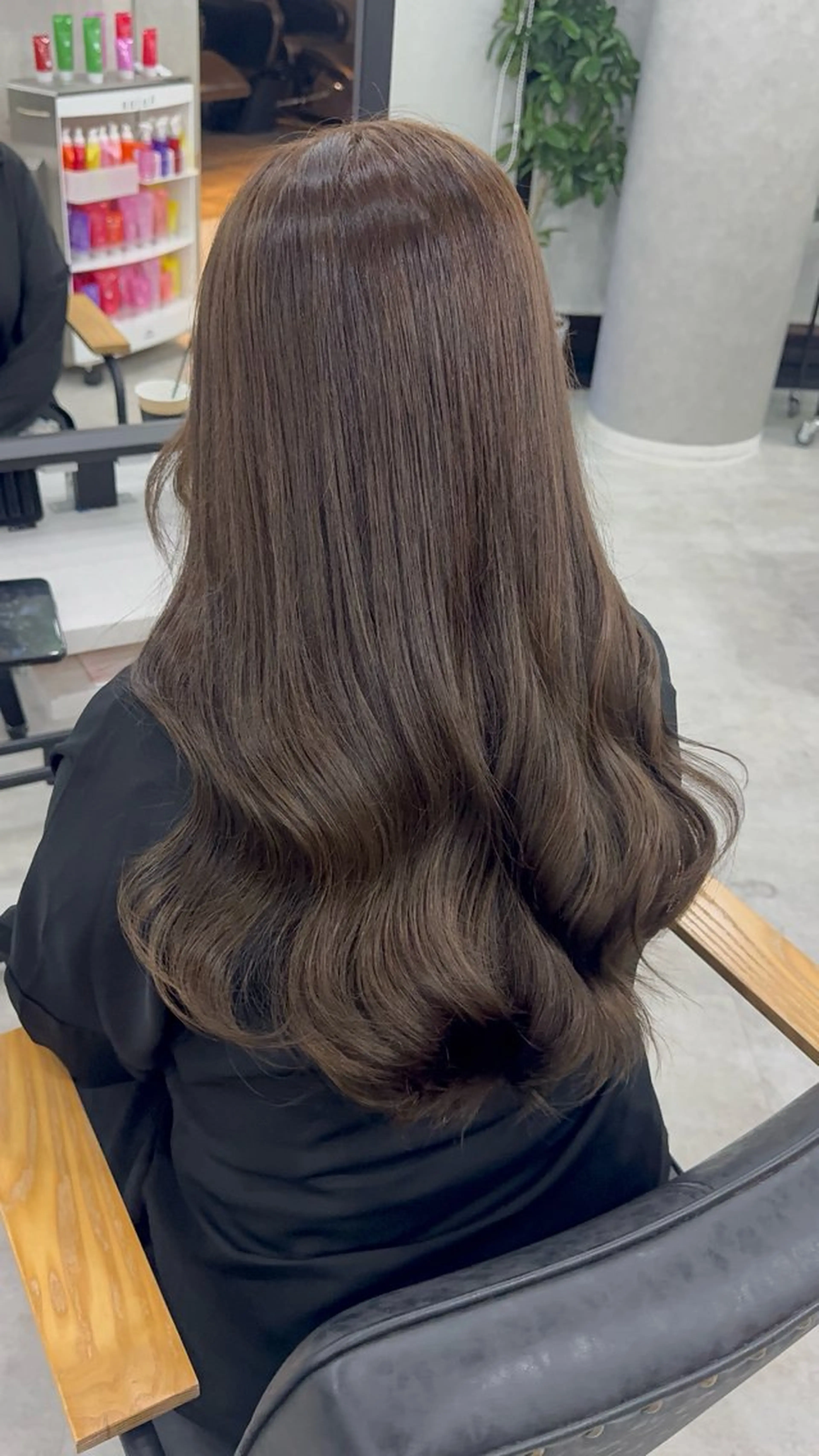 ロング カラー アッシュ アッシュブラウン ベージュカラー 黒髪 ブリーチ ヘアカラー トリートメント 赤み無し柔らかカラー 【梅田】madokaのヘアスタイル