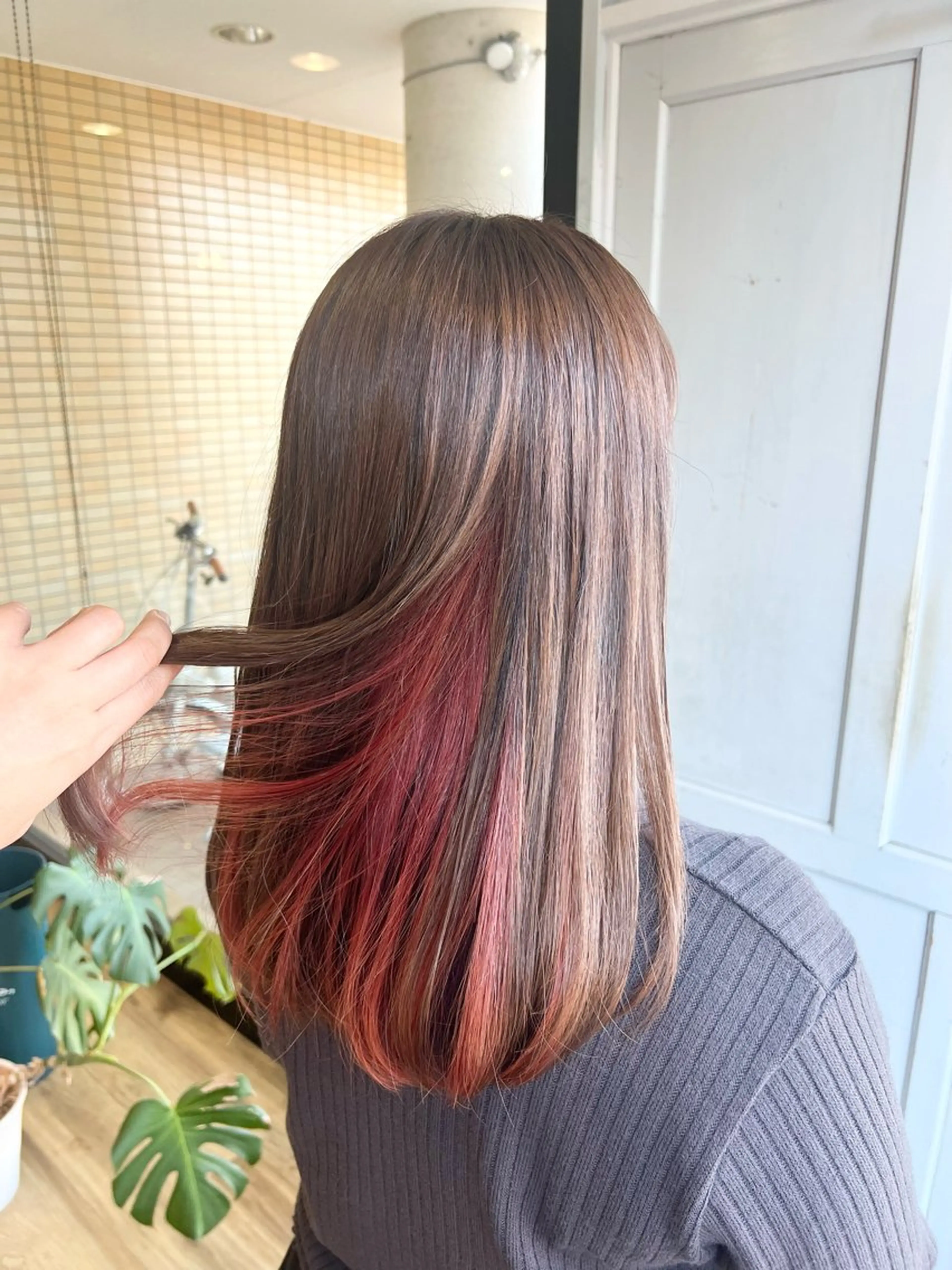 セミロング カラー インナーカラー ヘアカラー トリートメント 堀 望美のヘアスタイル