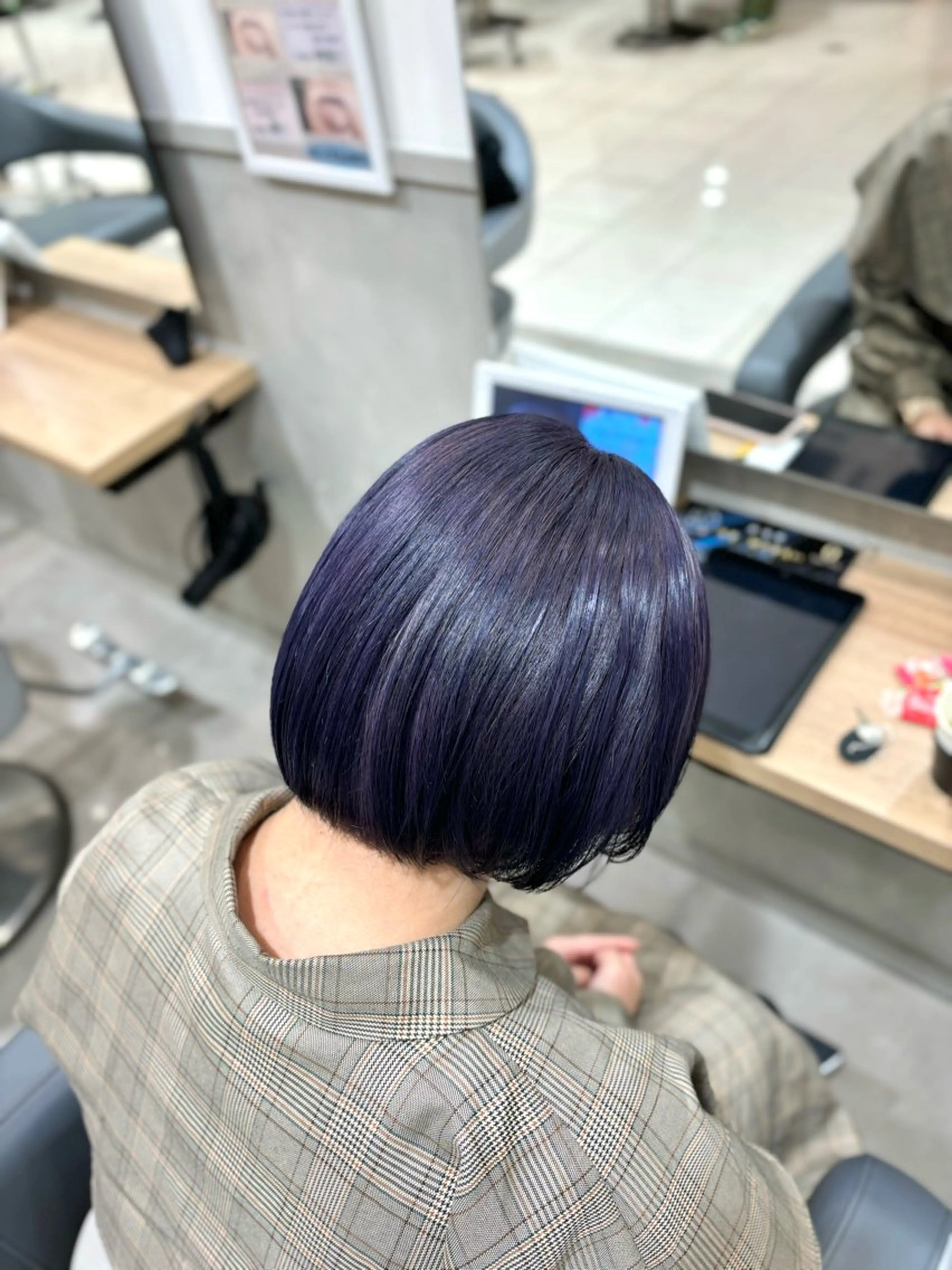 ショート カラー ブリーチ ブルーカラー ブルーラベンダー 透明感カラー ラベンダーカラー ヘアカラー トリートメント miwa♡暖色カラー 盛れる顔周り.ヘアメのヘアスタイル