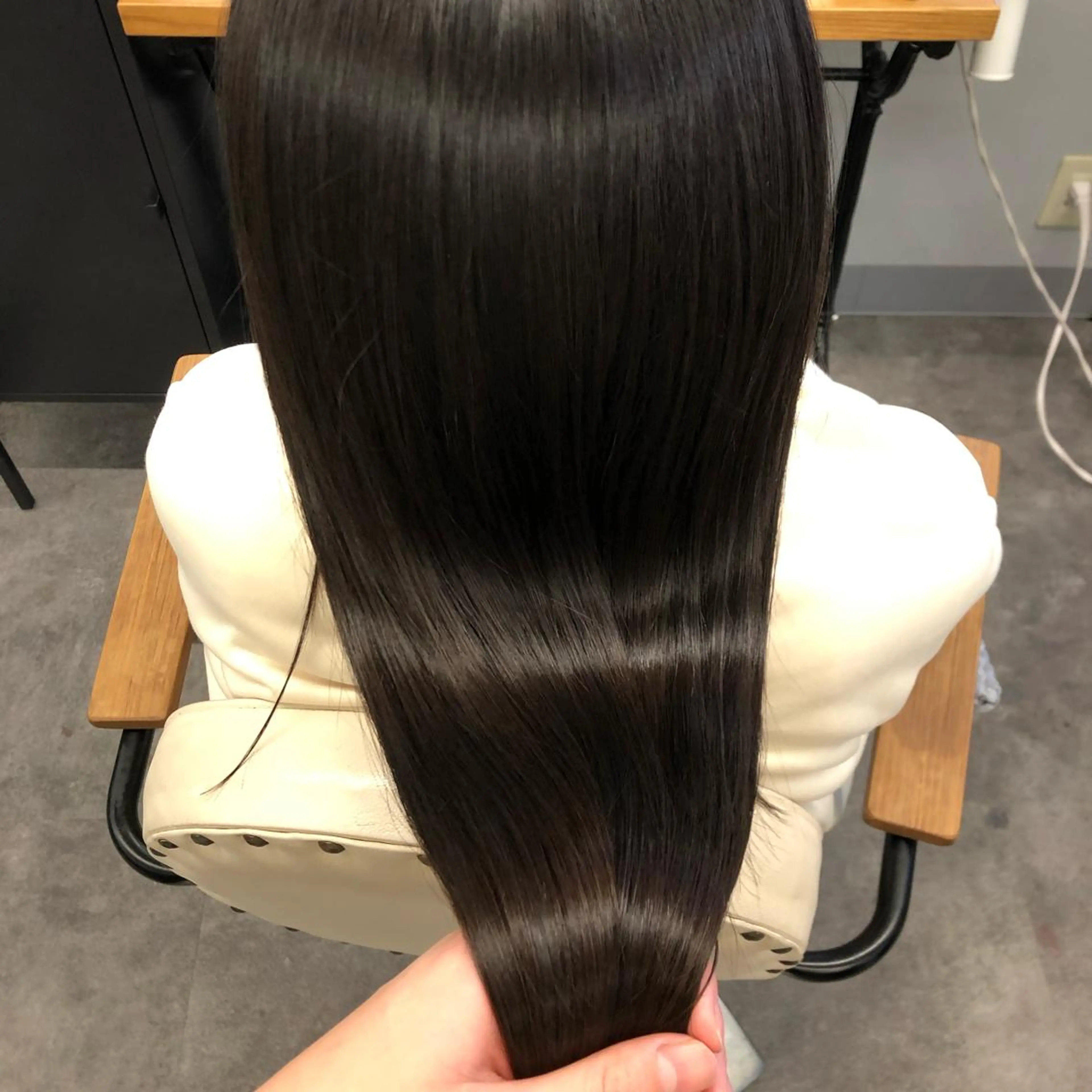 ロング カラー ヘアアレンジ アディクシーカラー アッシュ ベージュカラー 黒髪 ブリーチ カット ヘアカラー トリートメント ヘアセット JURI🤎 ワンカールレイヤーのヘアスタイル