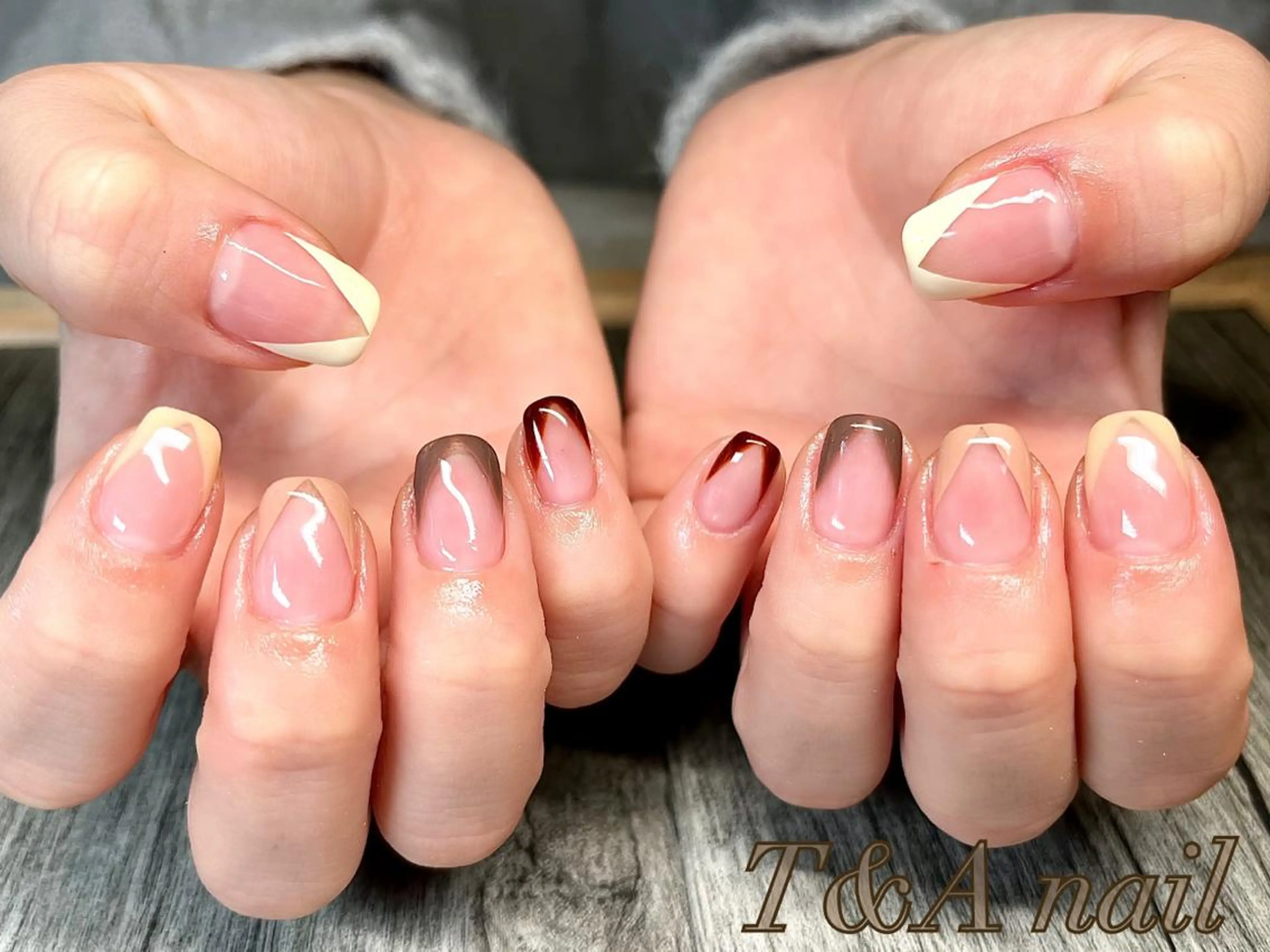 ショート ネイル ブラウン 長さ出し フレンチネイル ジェルネイル ニュアンスネイル ハンドネイル T&A nailのネイルデザイン