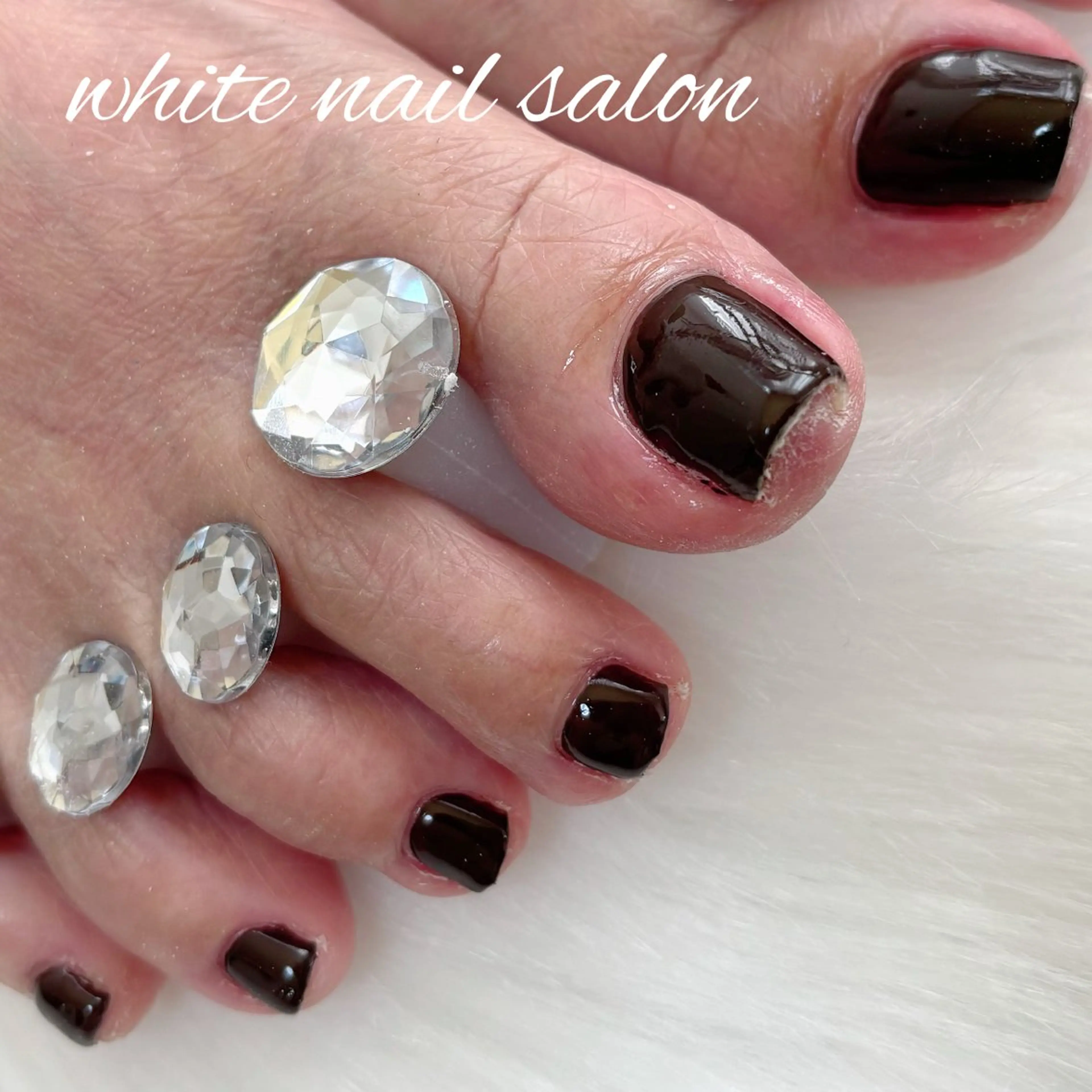 ネイル フットネイル シンプルネイル フットネイル white nail salonのネイルデザイン