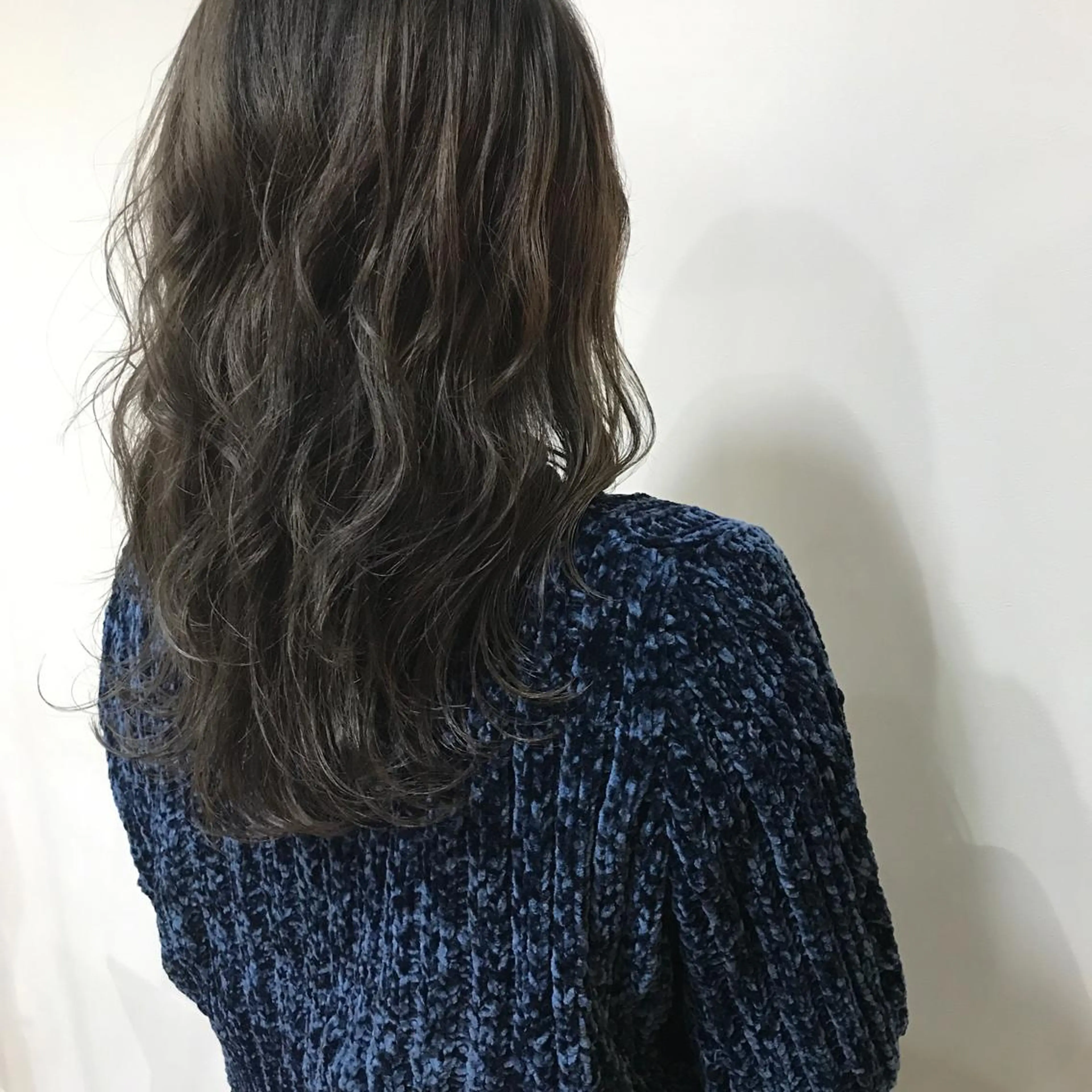 セミロング カラー ブルーカラー ブルーグレー ブルーグレージュ グレージュ ヘアカラー トリートメント レイヤー/顔周り /AKARIのヘアスタイル