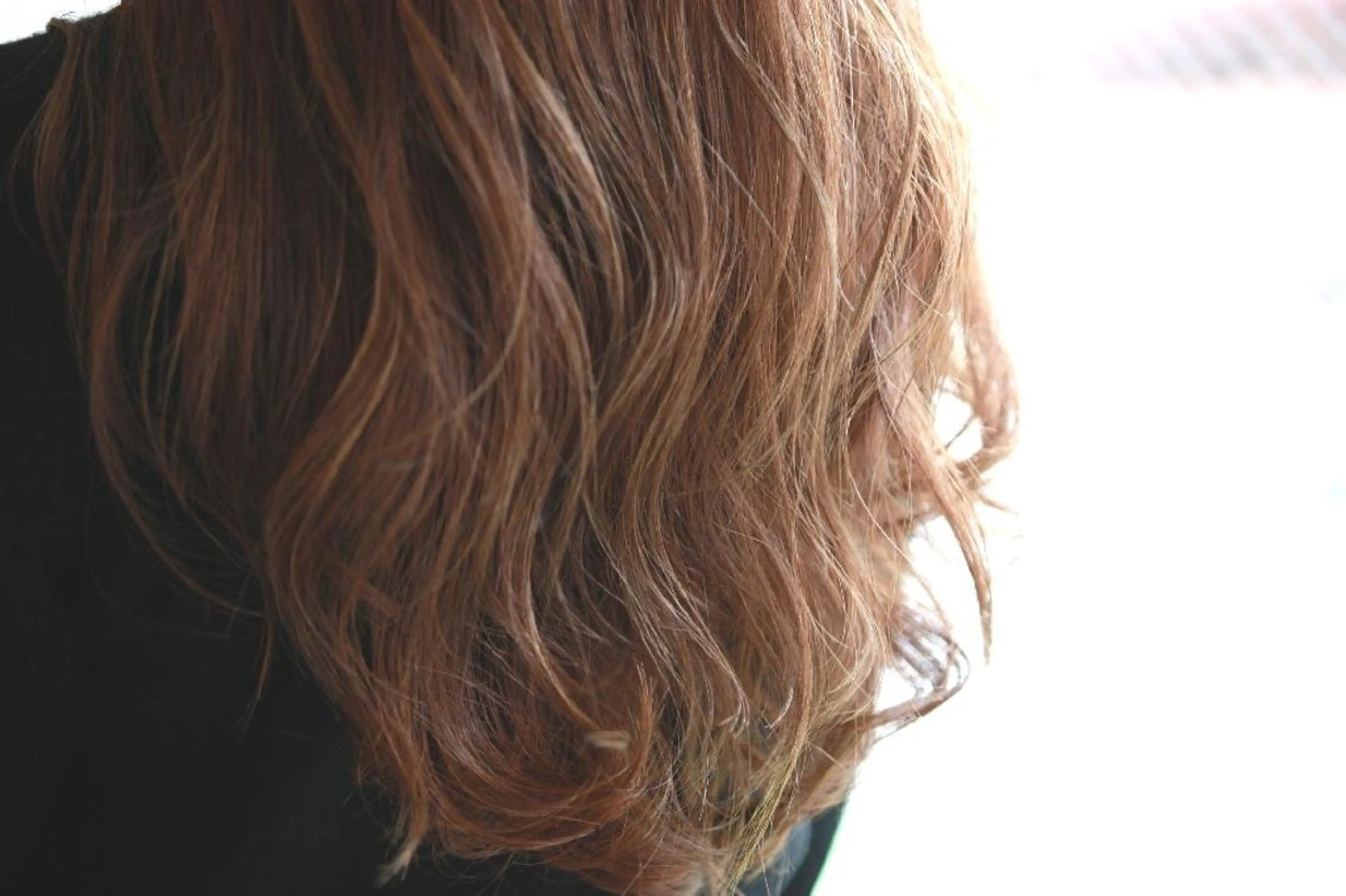 ロング カラー ベージュカラー ブリーチ ハイライトカラー ハイライト 新生活応援★半額/ 25歳以下　“内間”のヘアスタイル