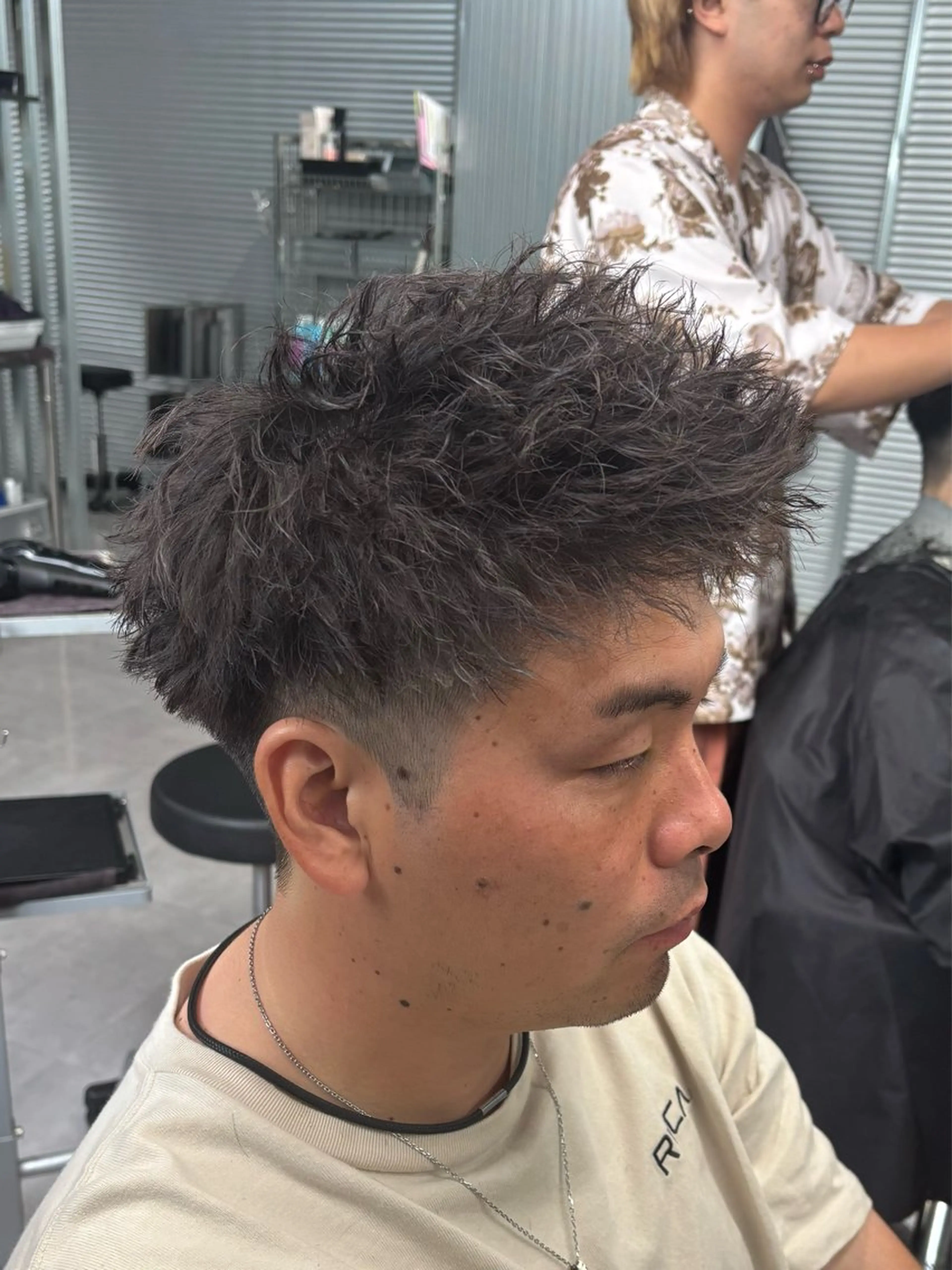 パーマ メンズ メンズパーマ メンズツイストパーマ ツイストパーマ カット パーマ トリートメント 波巻き/ツイスパ/ 短髪/鈴木俊也のヘアスタイル