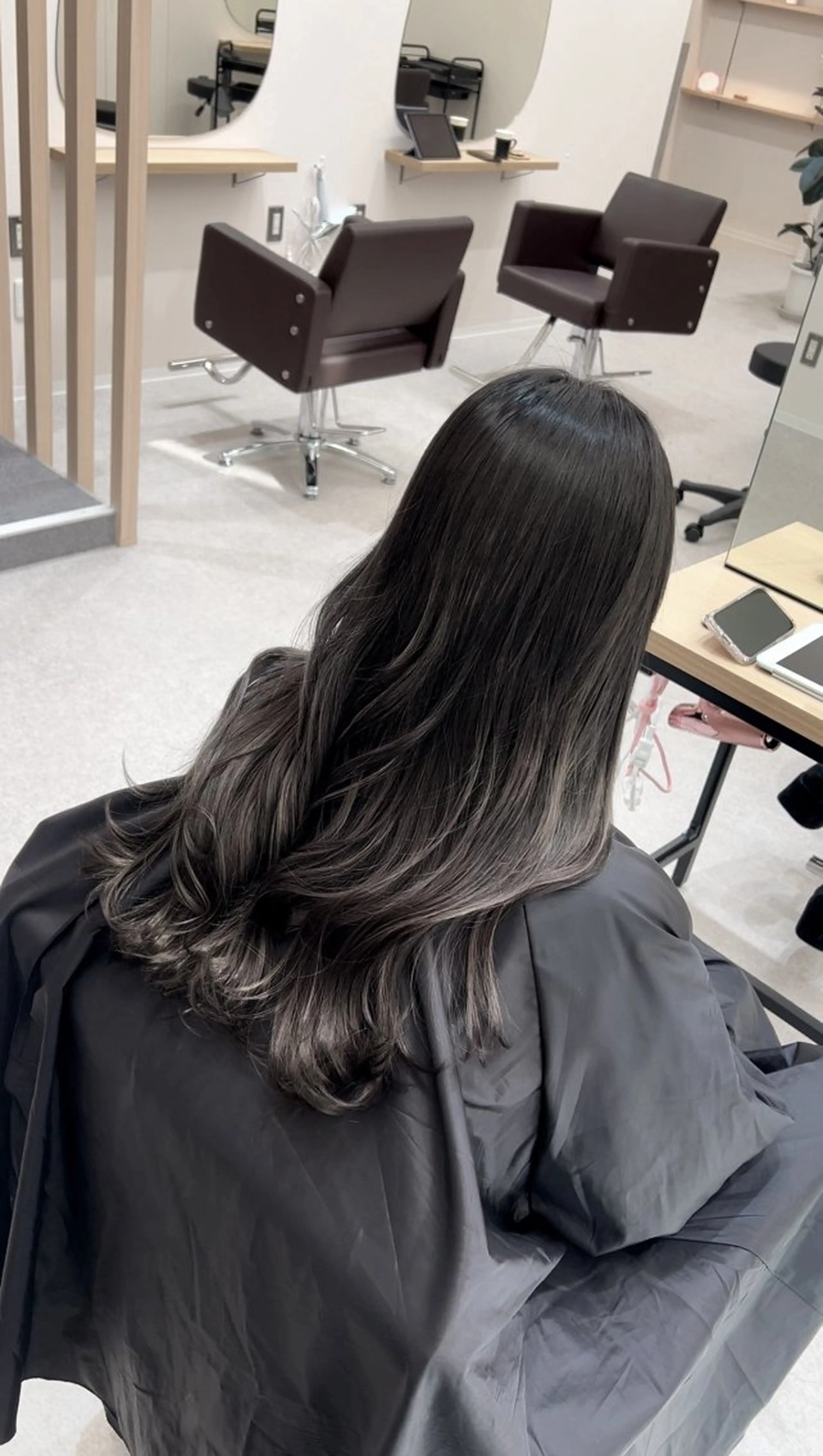 ロング カラー ブリーチ グラデーションカラー バレイヤージュ /ハイライト/もときのヘアスタイル