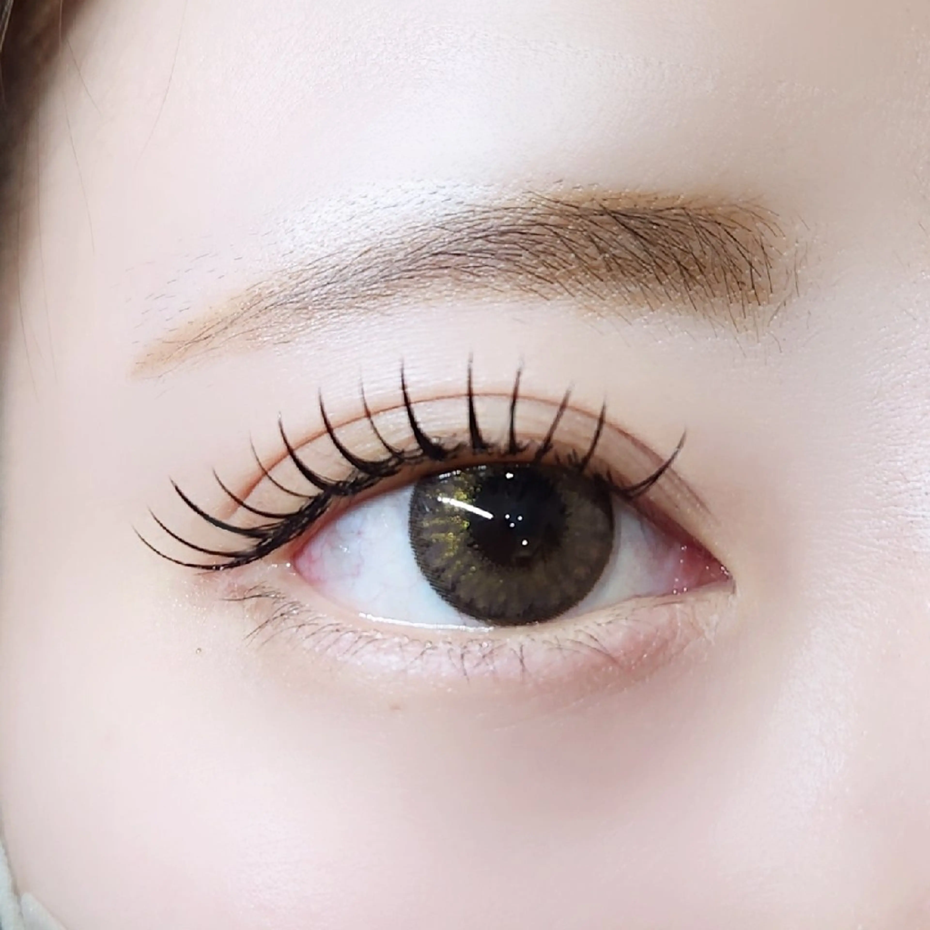 マツエク・マツパ 束感まつ毛 フラットラッシュ 目尻長め マツエク Dorothyeye yuumiのマツエク・マツパデザイン