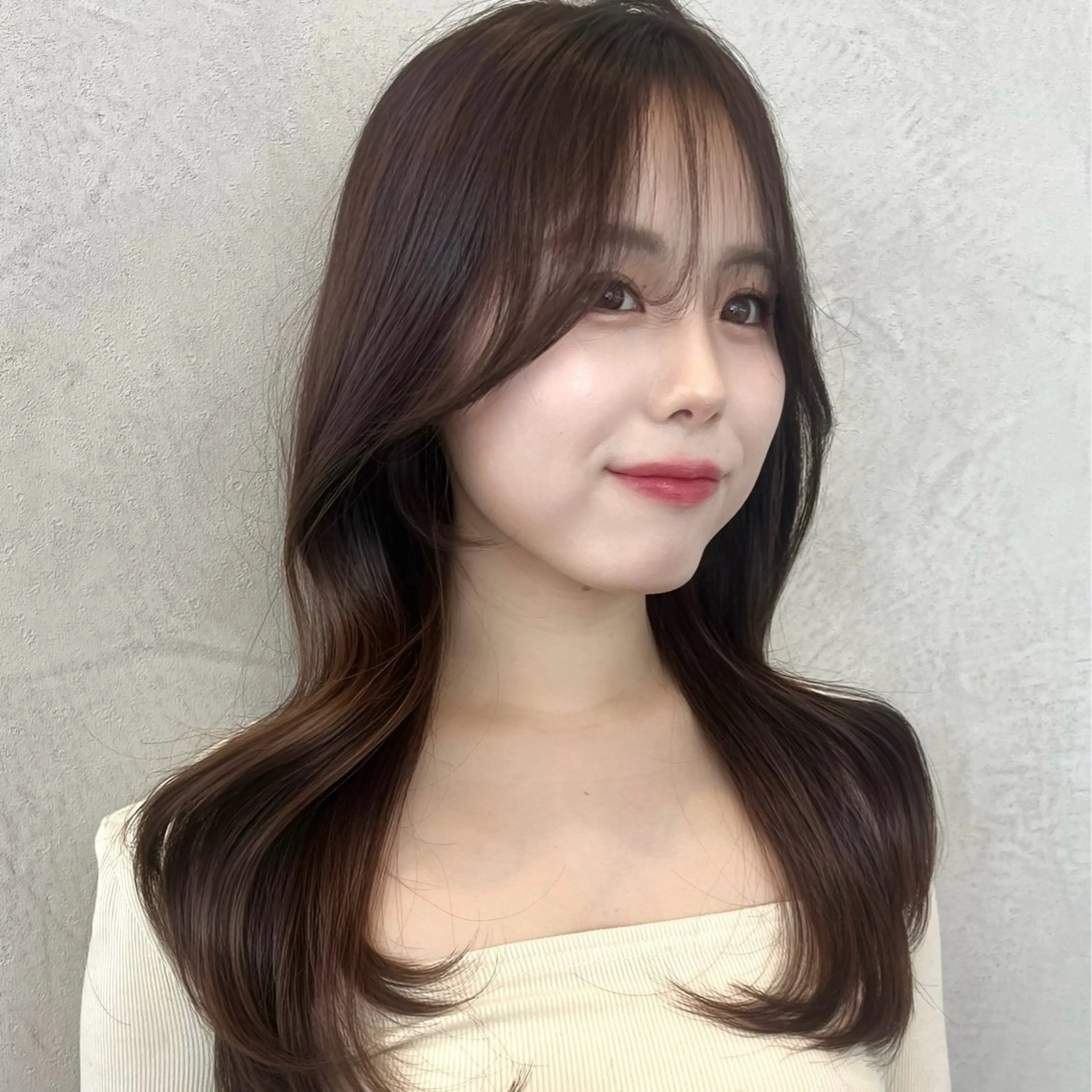 セミロング MAO🖤レイヤー ／髪質改善カラーのヘアスタイル