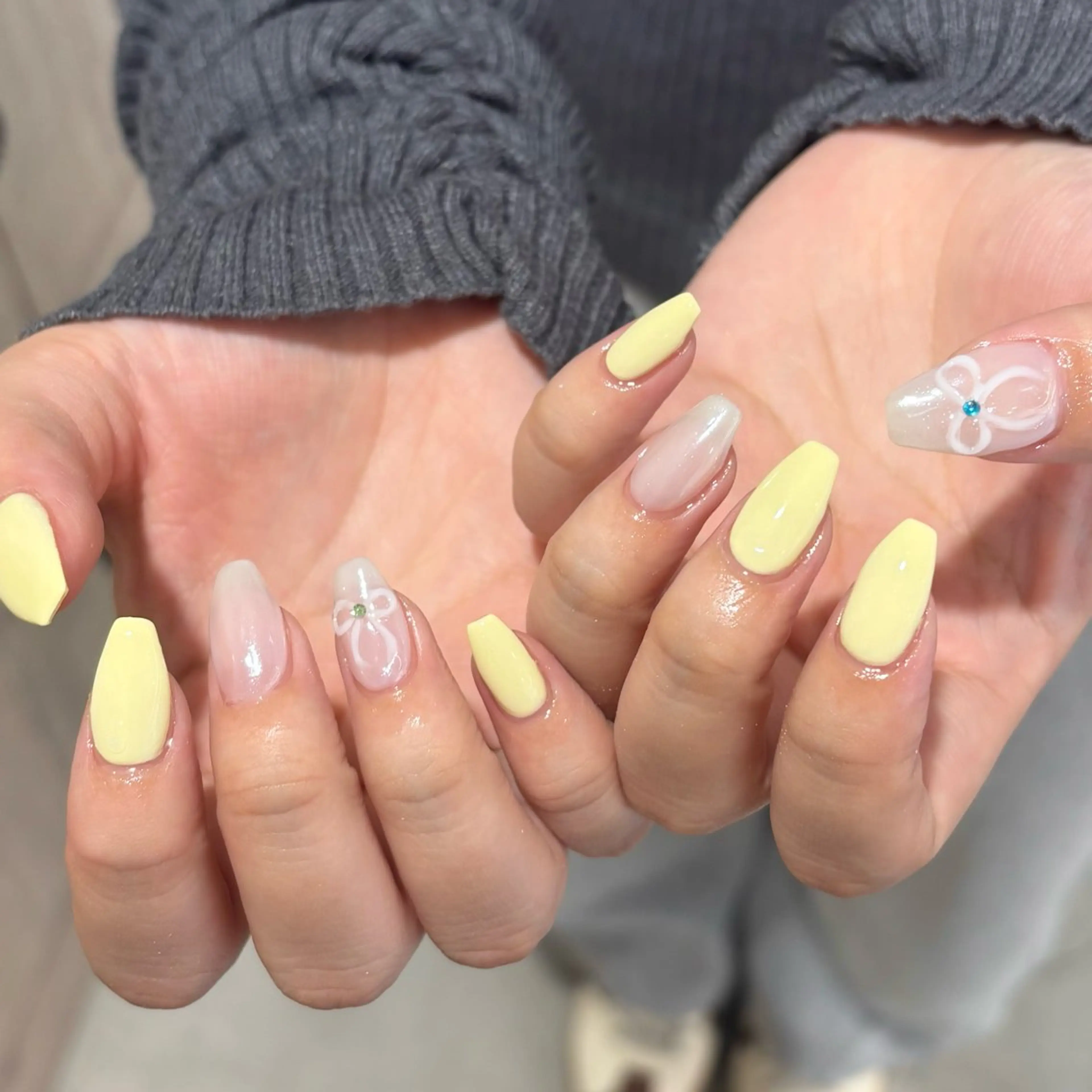 ネイル グリーン 水色 持ち込み パステルネイル リボン モデル様募集中♡ Kokomi🍮のネイルデザイン