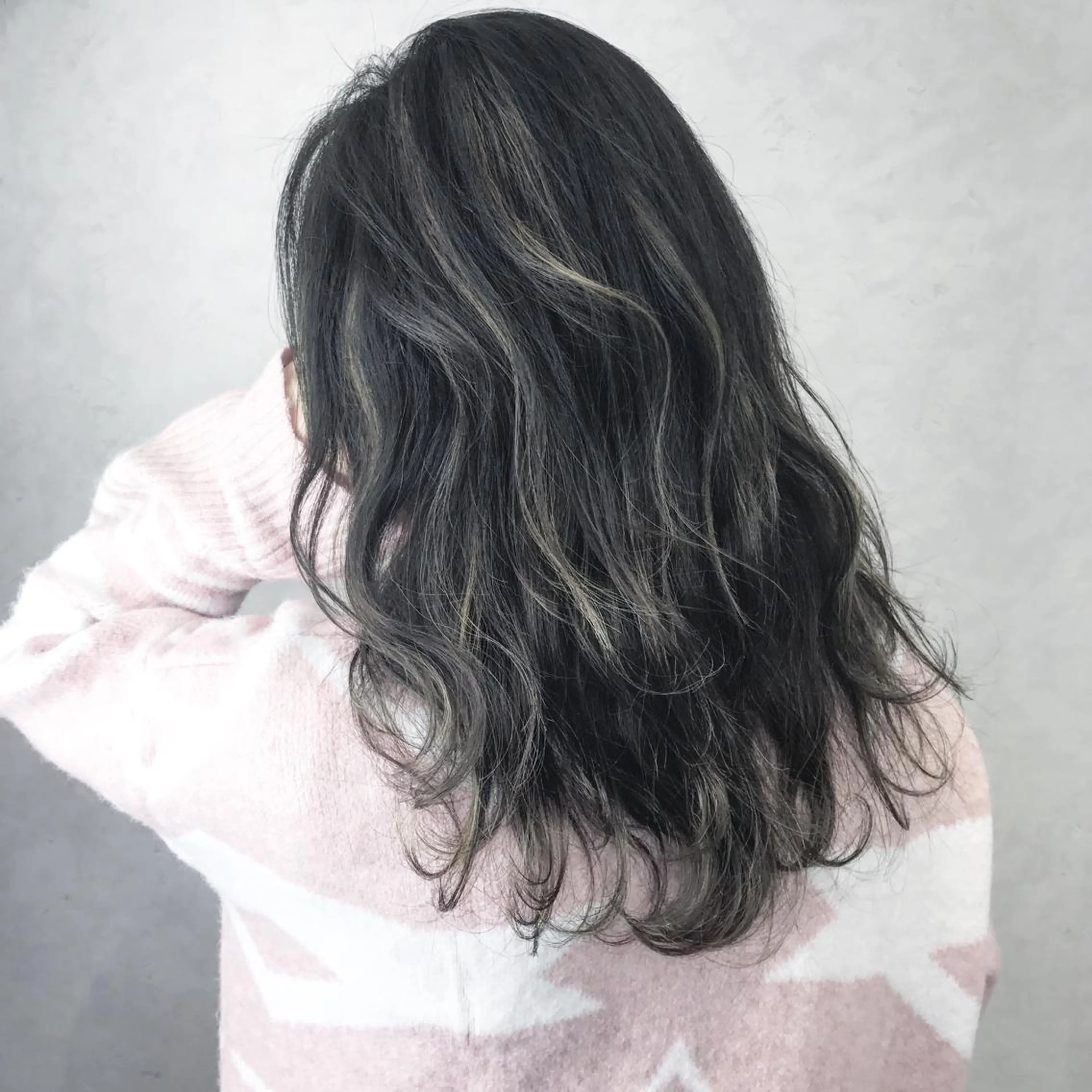 ロング ハイライト カット ヘアカラー TATSUYA アートディレクターのヘアスタイル