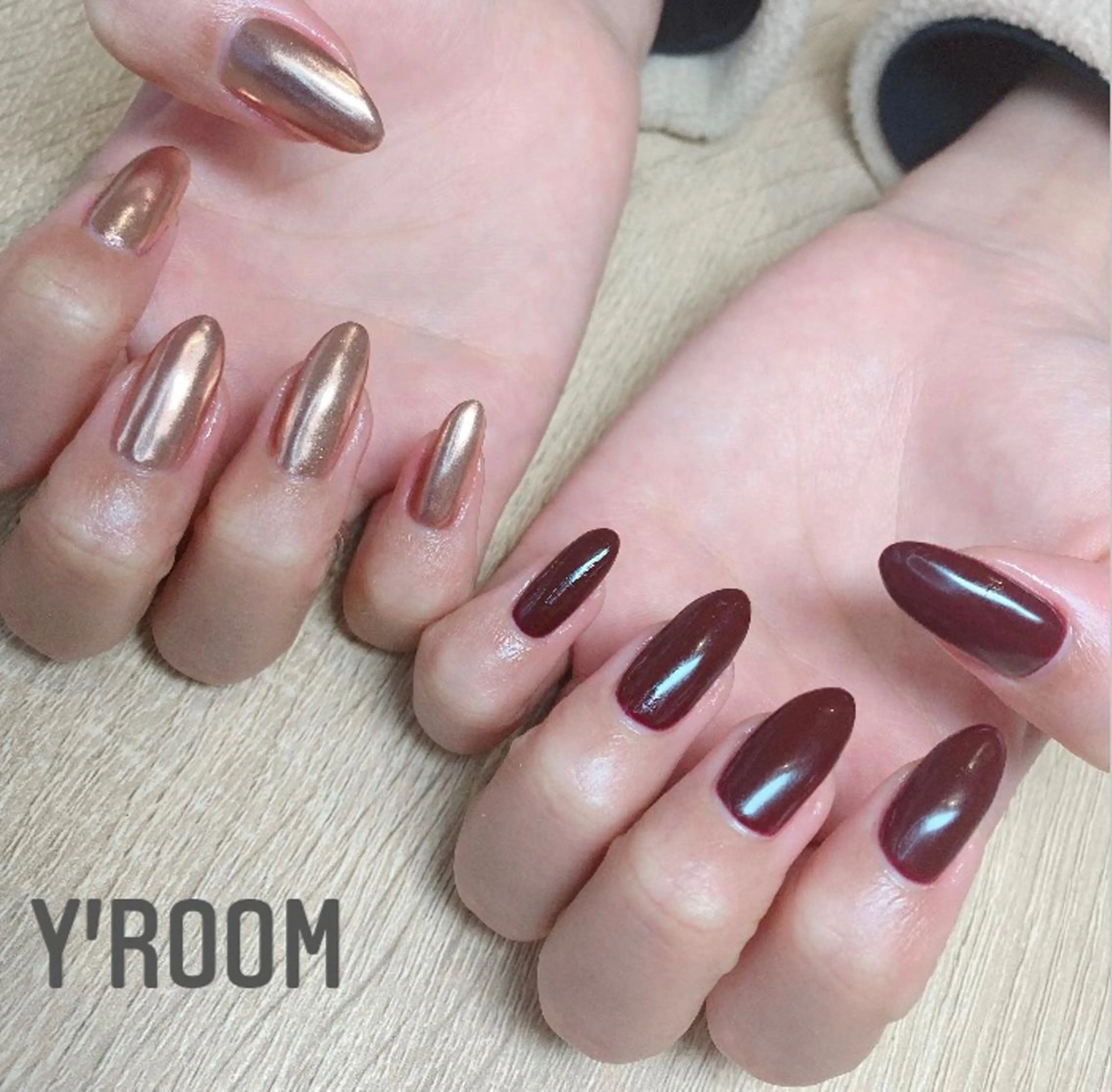 ネイル オーロラネイル ボルドー フラッシュネイル ジェルネイル 氷ネイル・うるうるネイル ハンドネイル YUKA （ネイリスト）のネイルデザイン