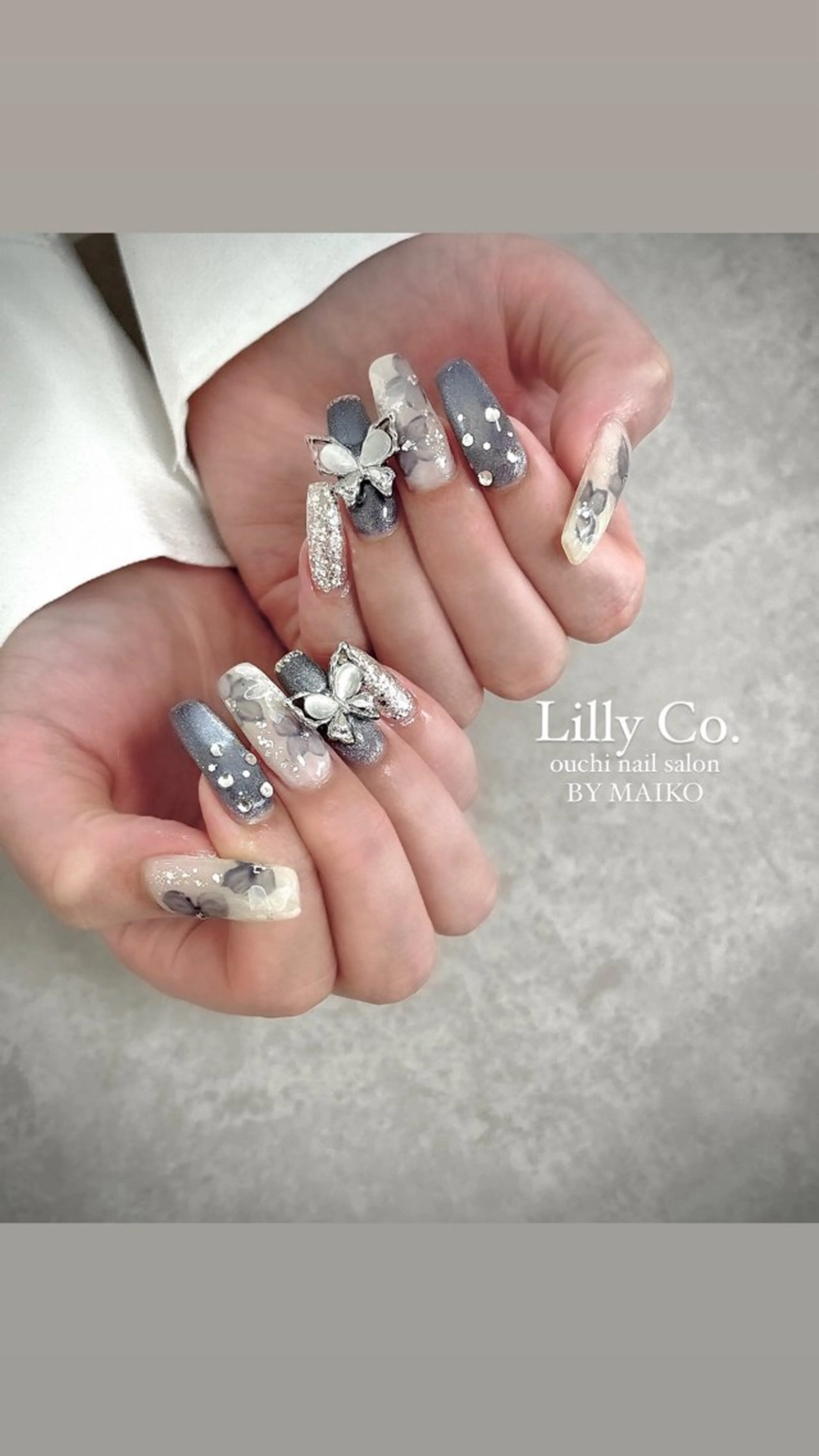 ネイル ブルー フラワーネイル 持ち込み Lilly Co.のネイルデザイン