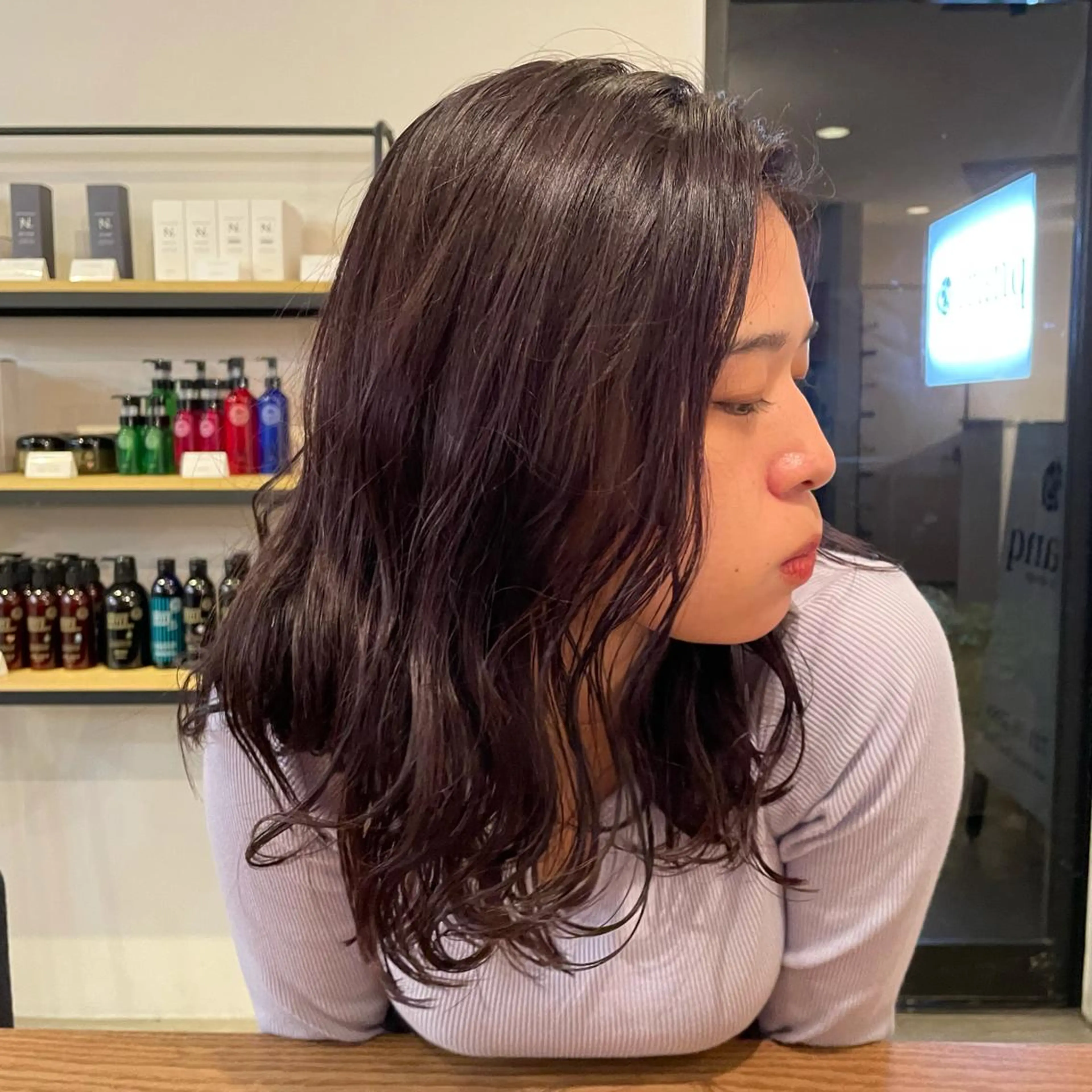 ミディアム カラー パープルカラー レイヤーカット🌿 ボブ🕊️ヒロキのヘアスタイル