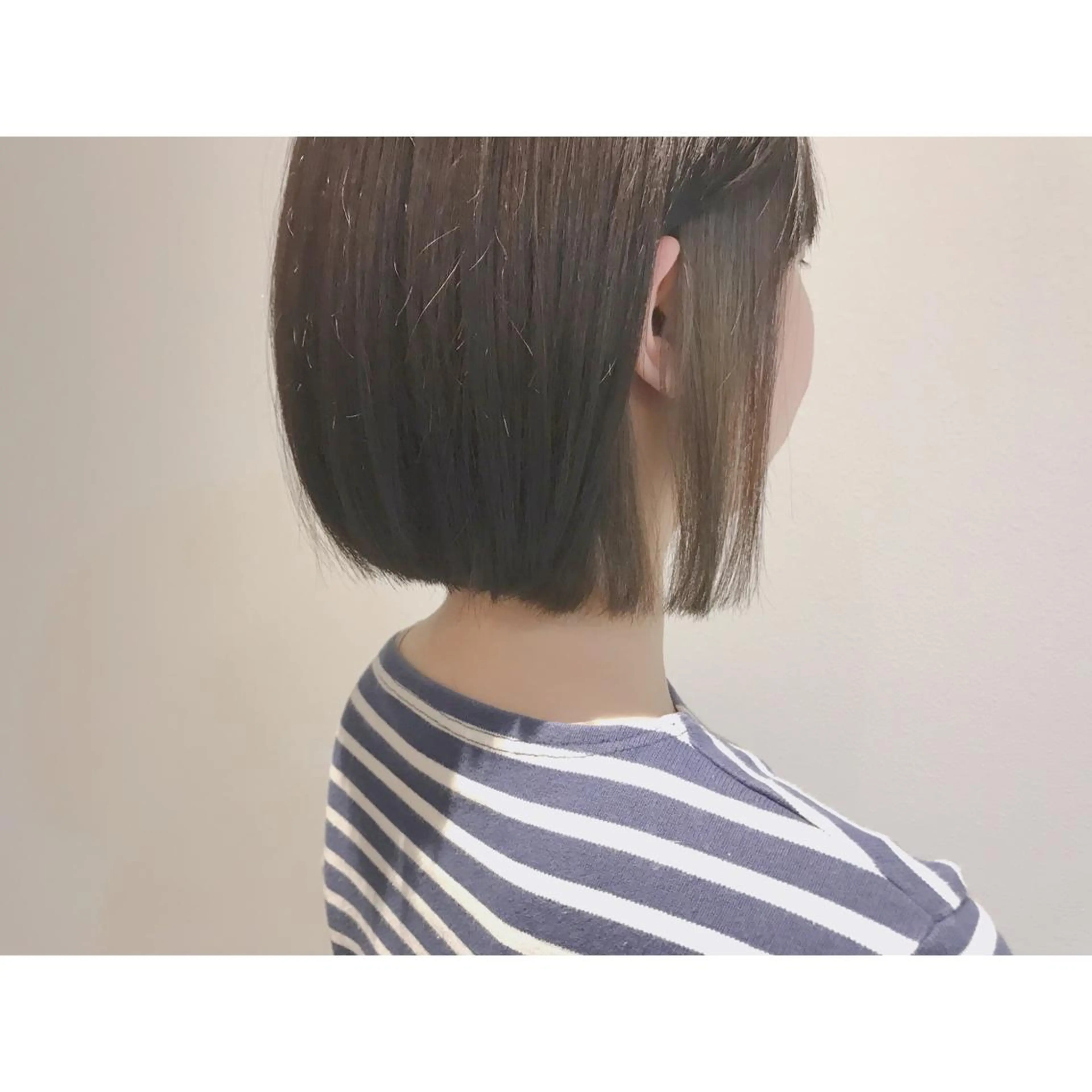 ミディアム カラー 切りっぱなしボブ アッシュ アッシュグレー グレージュ インナーカラー なかにし まゆみのヘアスタイル