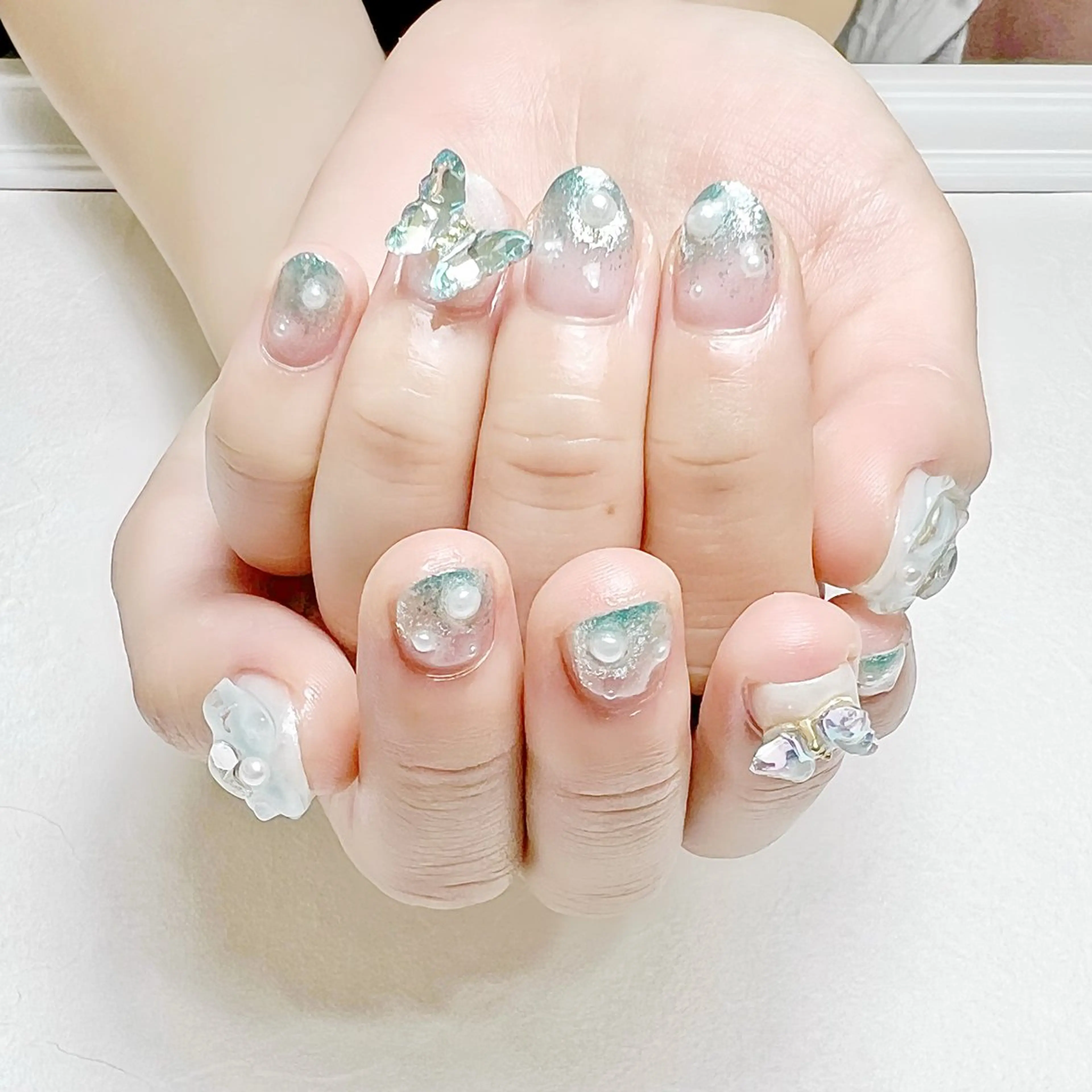ネイル アートネイル ガーリー グラデーション グリーン ラメ(グリッター) rouse nail RISATOのネイルデザイン