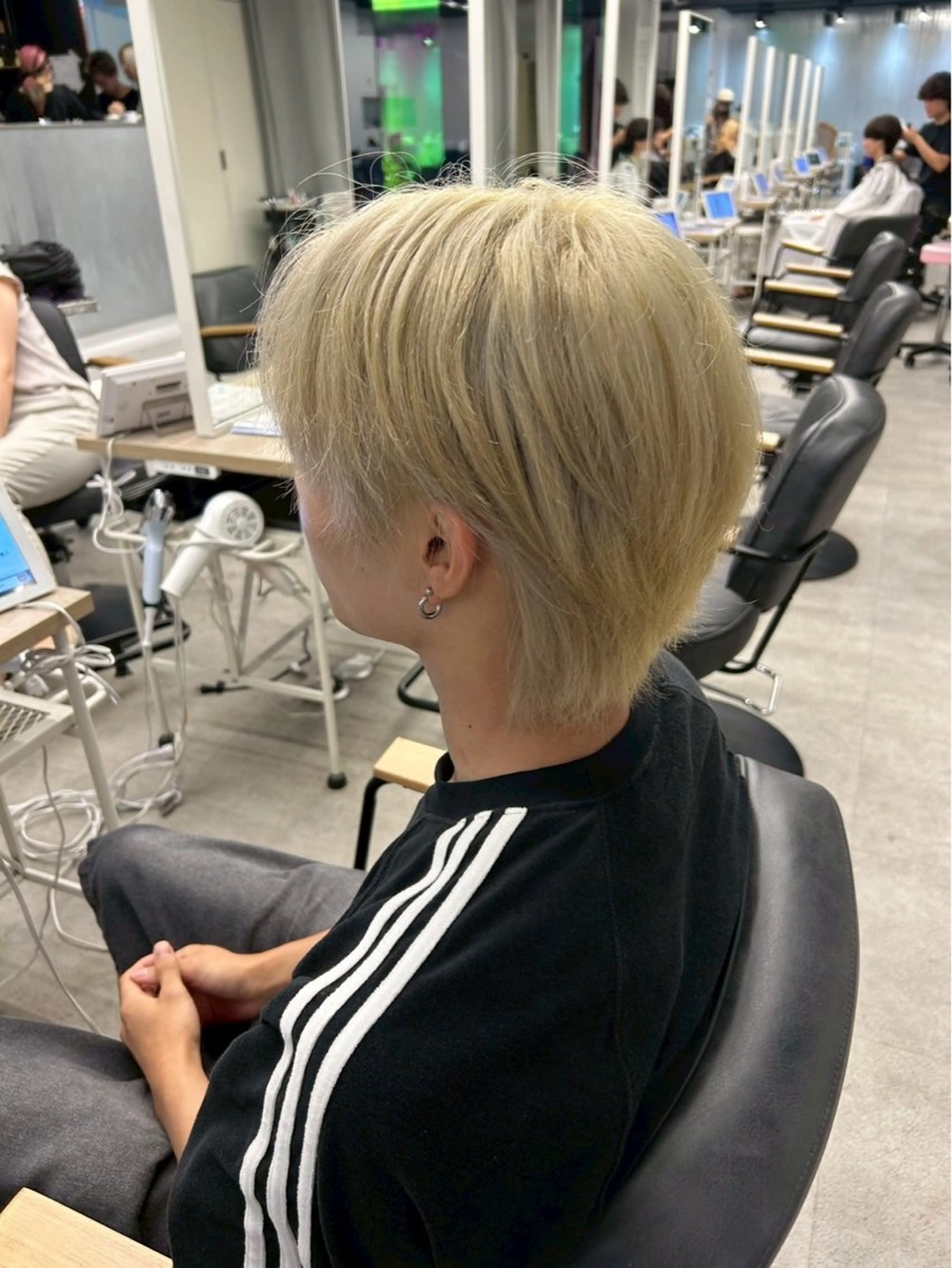 ショート カラー メンズ ヘアカラー トリートメント himari💜 ハイトーンカラーのヘアスタイル
