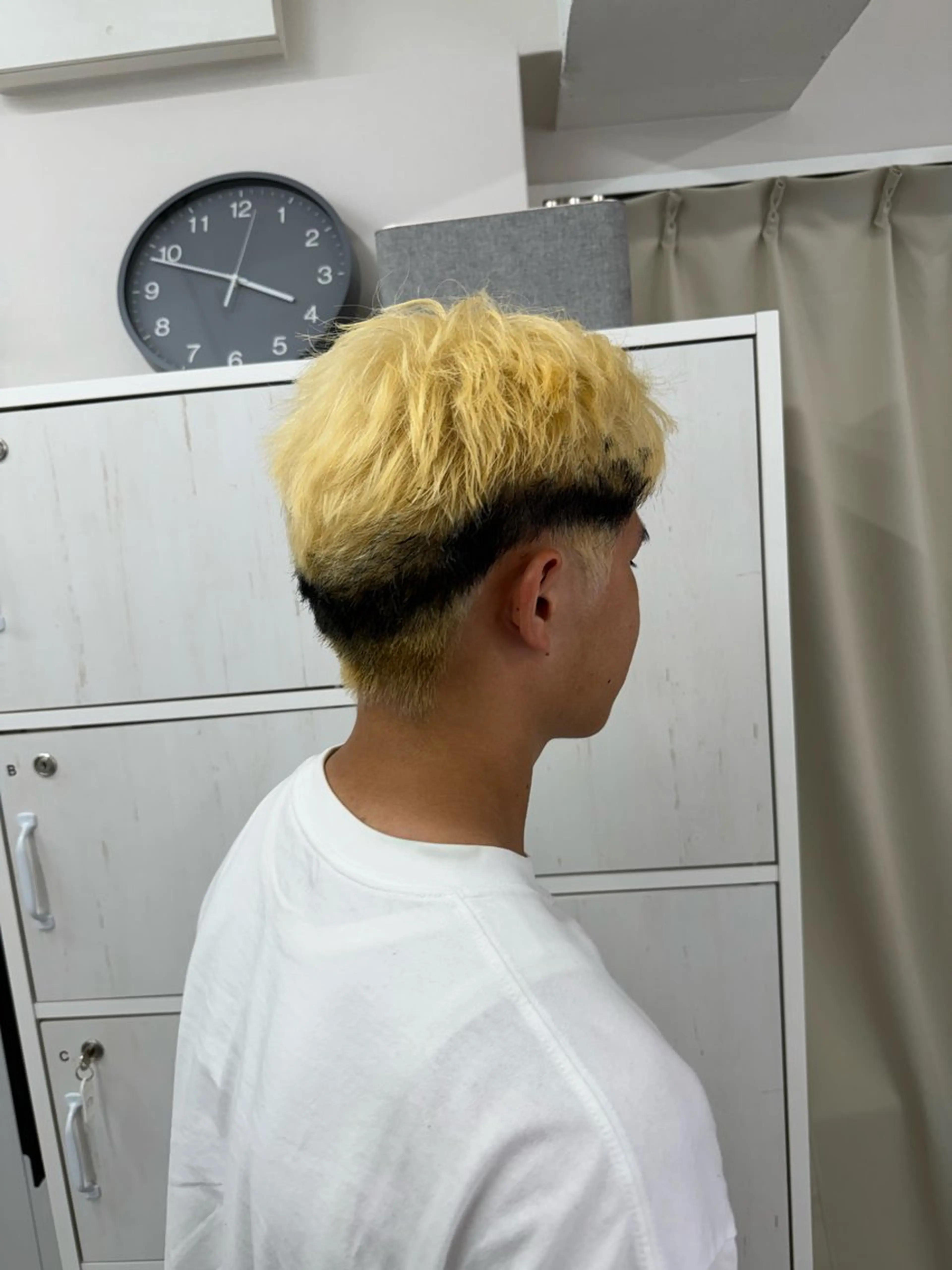 カラー ブリーチ 辻優太/韓国ヘア/メ ンズ/ダウンパーマのヘアスタイル