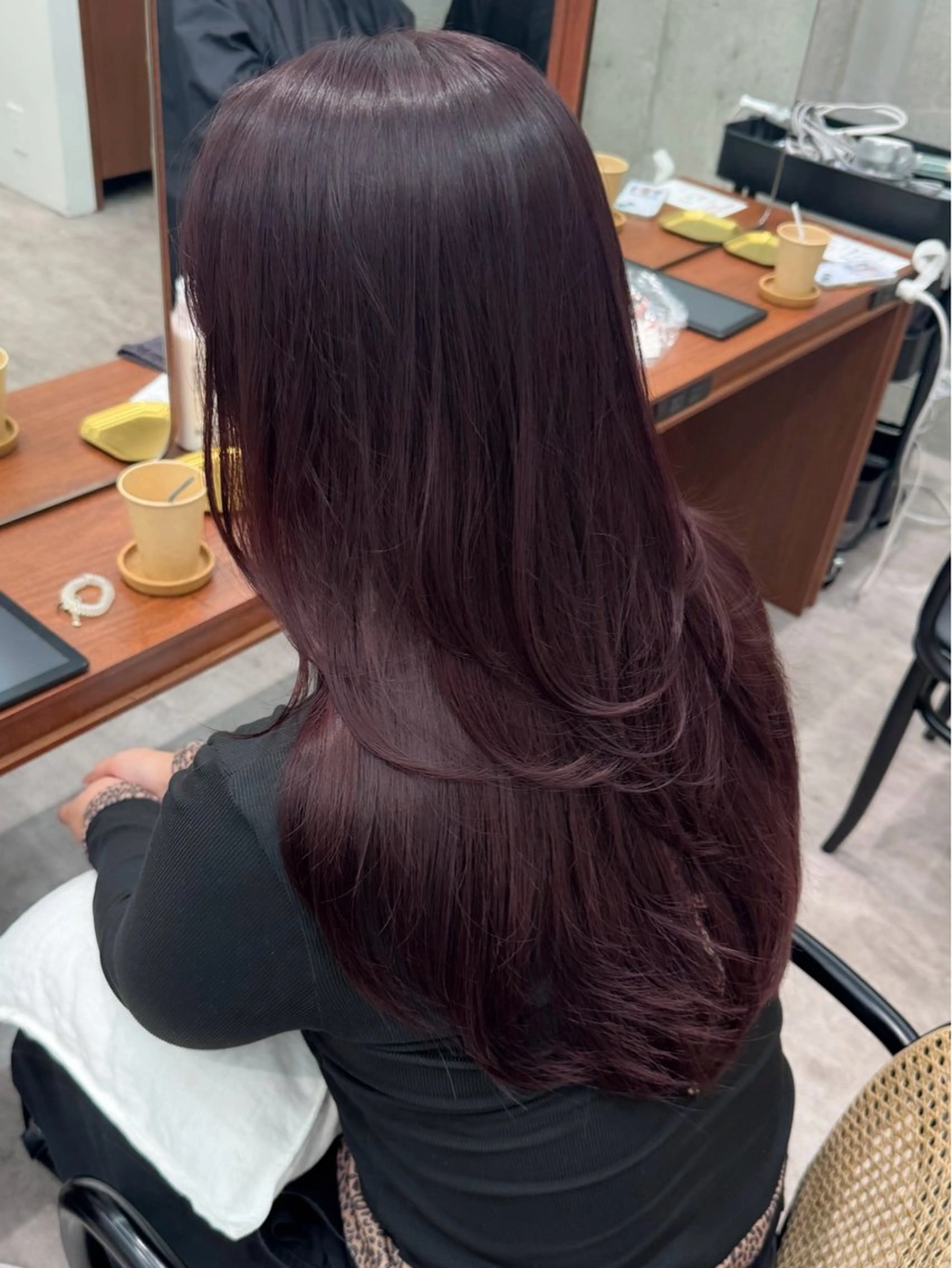 ロング カラー ヘアアレンジ ブリーチ ダブルカラー イヤリングカラー イルミナカラー ブリーチなしカラー ヘアカラー トリートメント 立川レイヤー 透明感カラーaoiのヘアスタイル